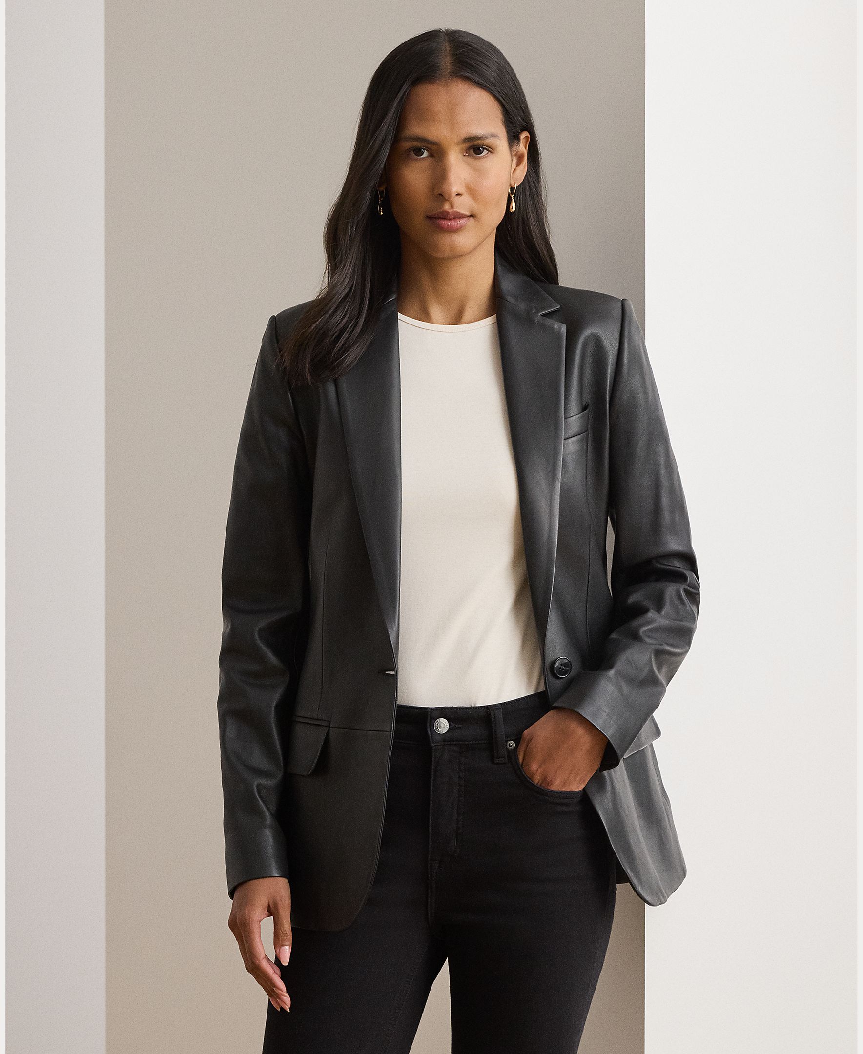 Blazer em Pele com Abotoadura Simples Preto-3