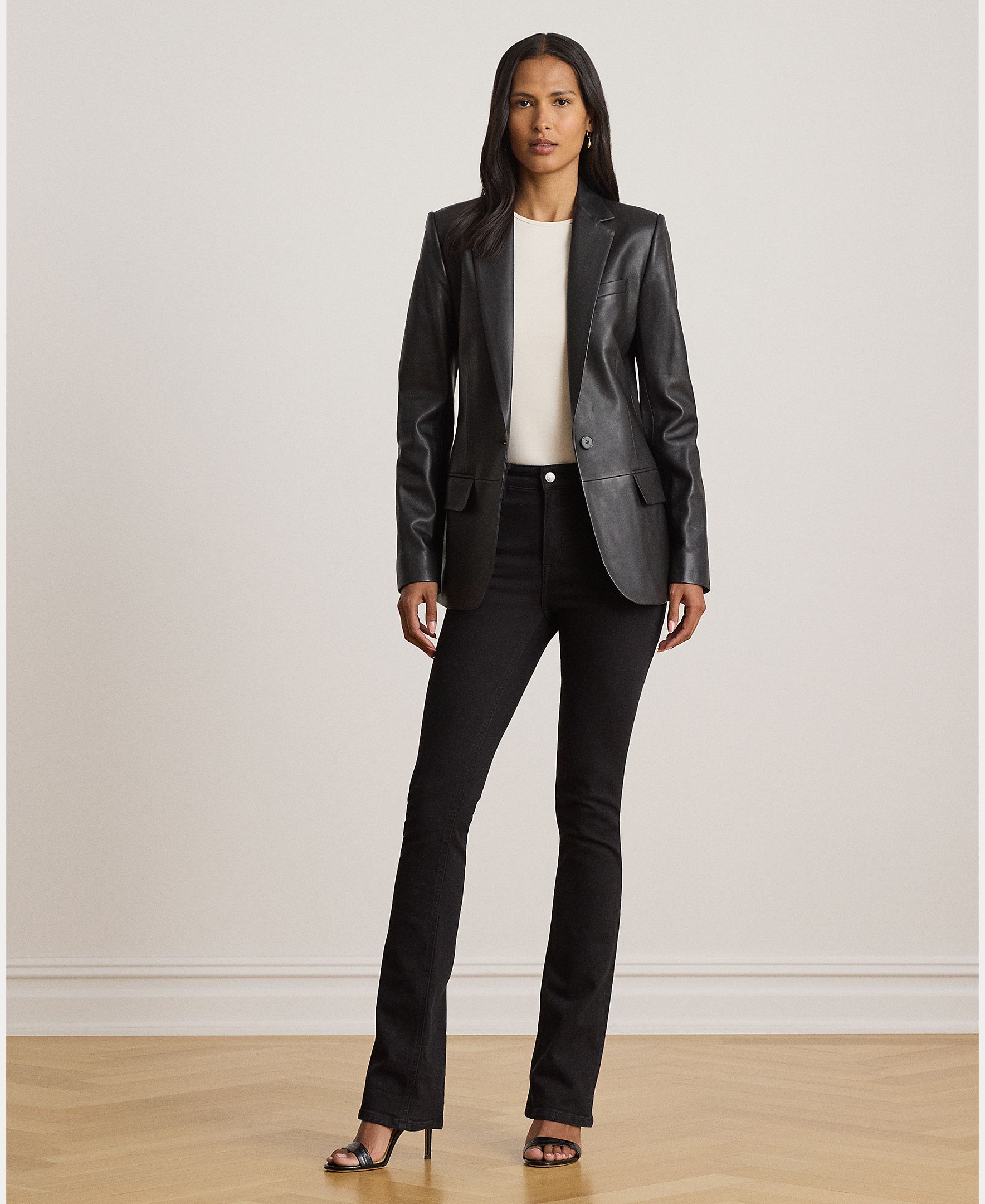 Blazer em Pele com Abotoadura Simples Preto-7