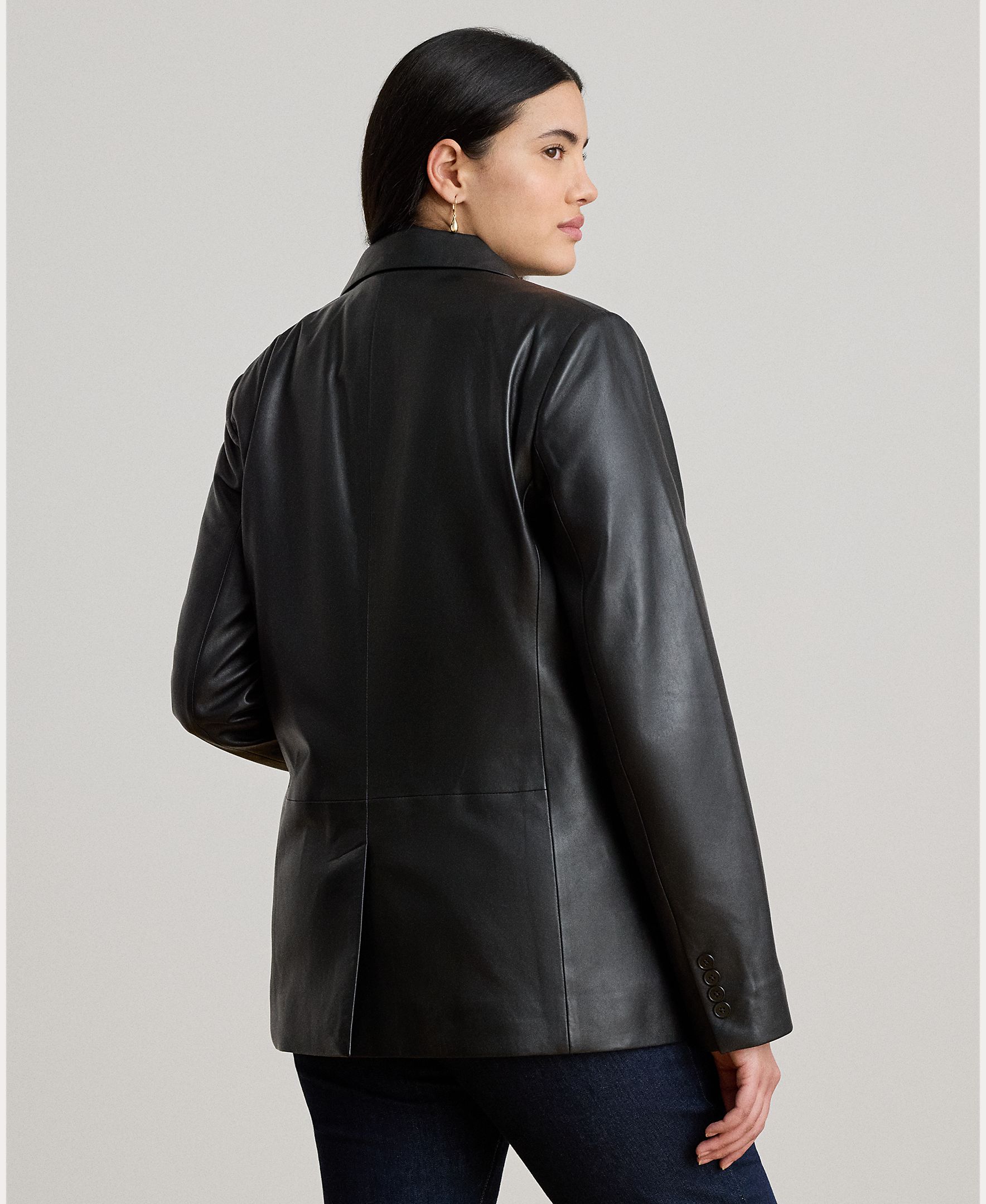 Blazer em Pele com Abotoadura Simples Preto-10
