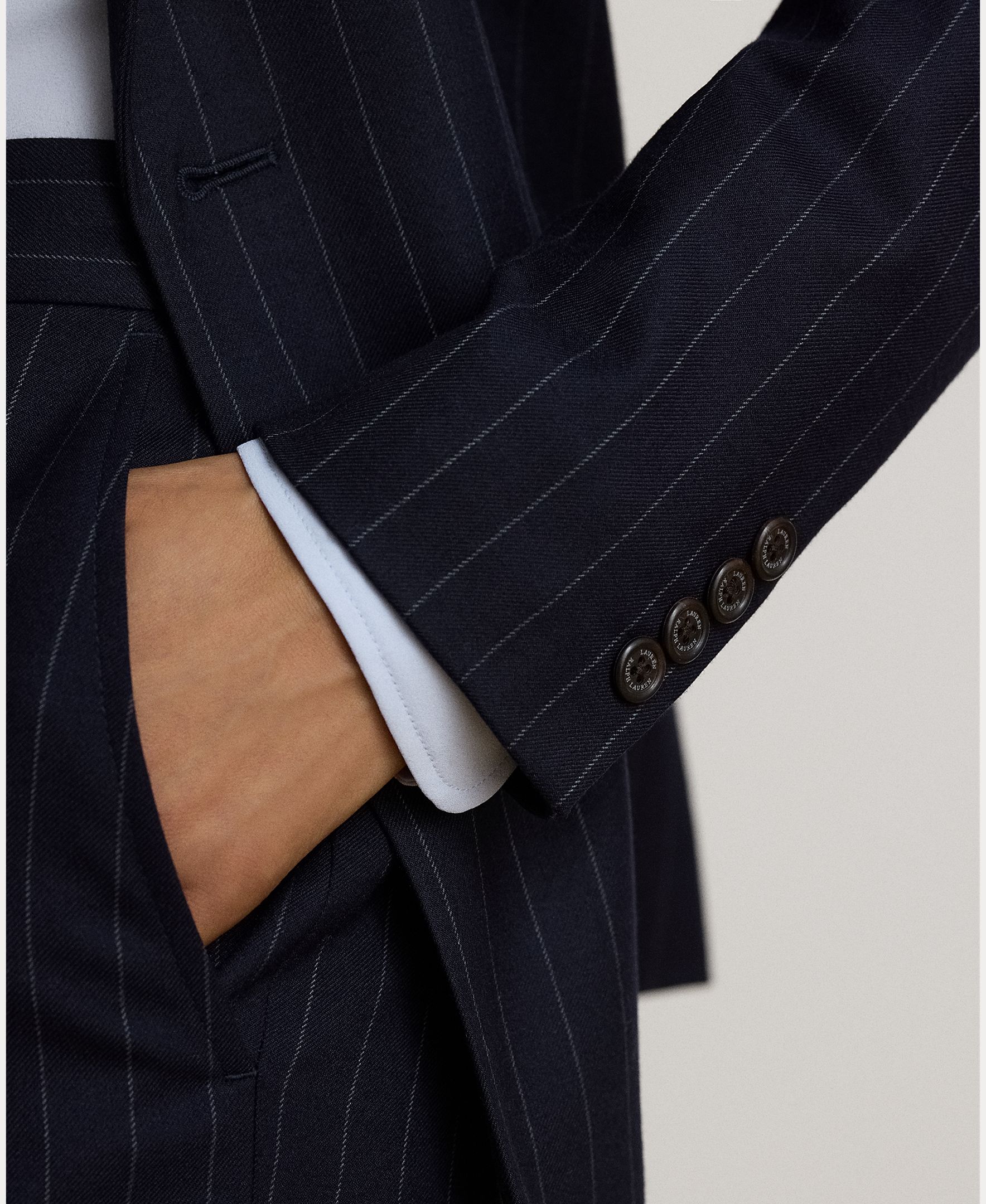 Blazer Cruzado com Bordado na Lapela Azul-marinho-6