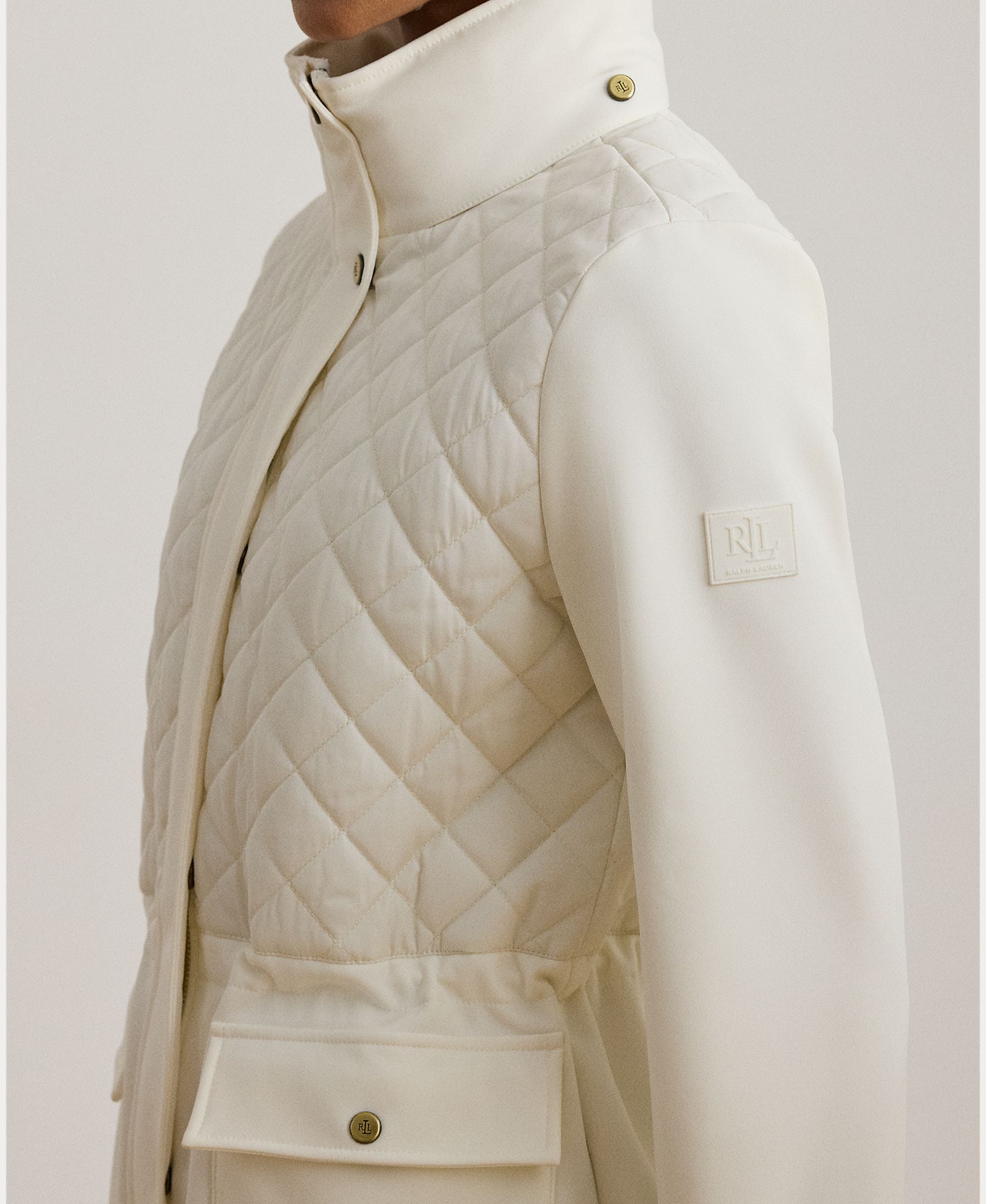 Impermeável Acolchoado com Capuz Branco-3