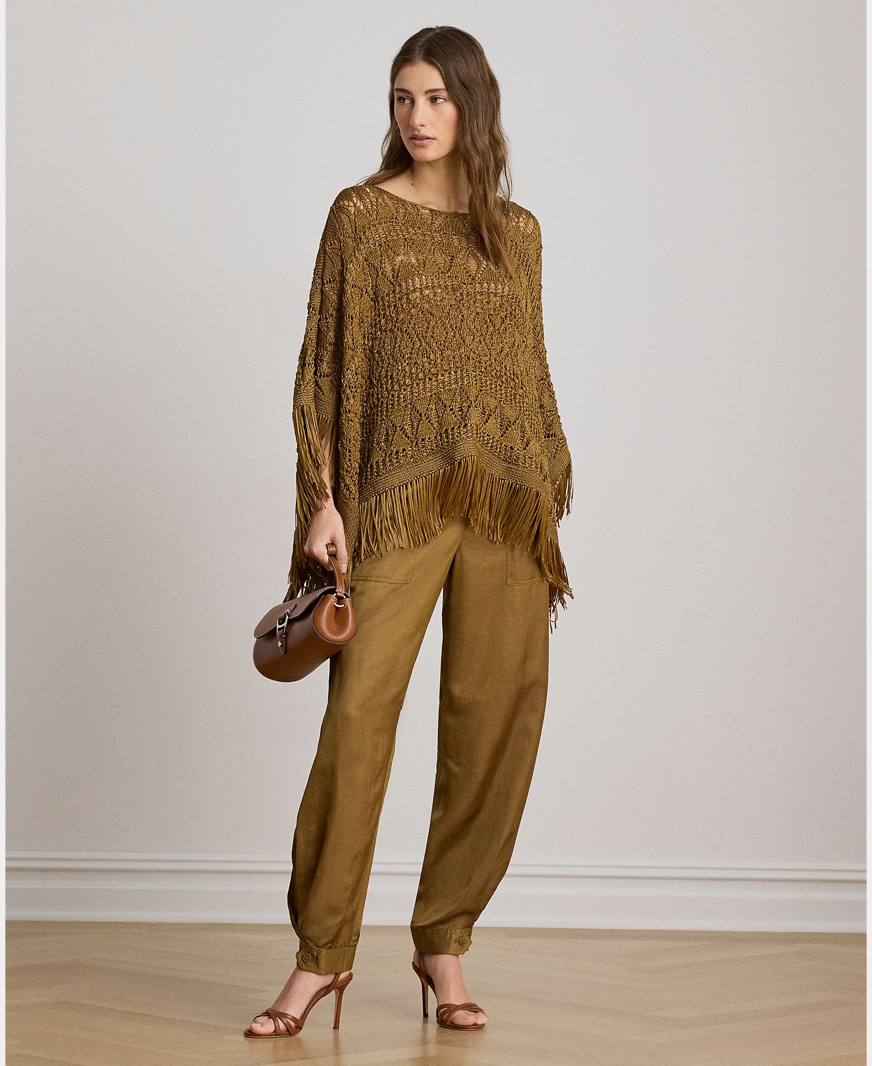 Poncho de Malha com Franjas Caramelo-3