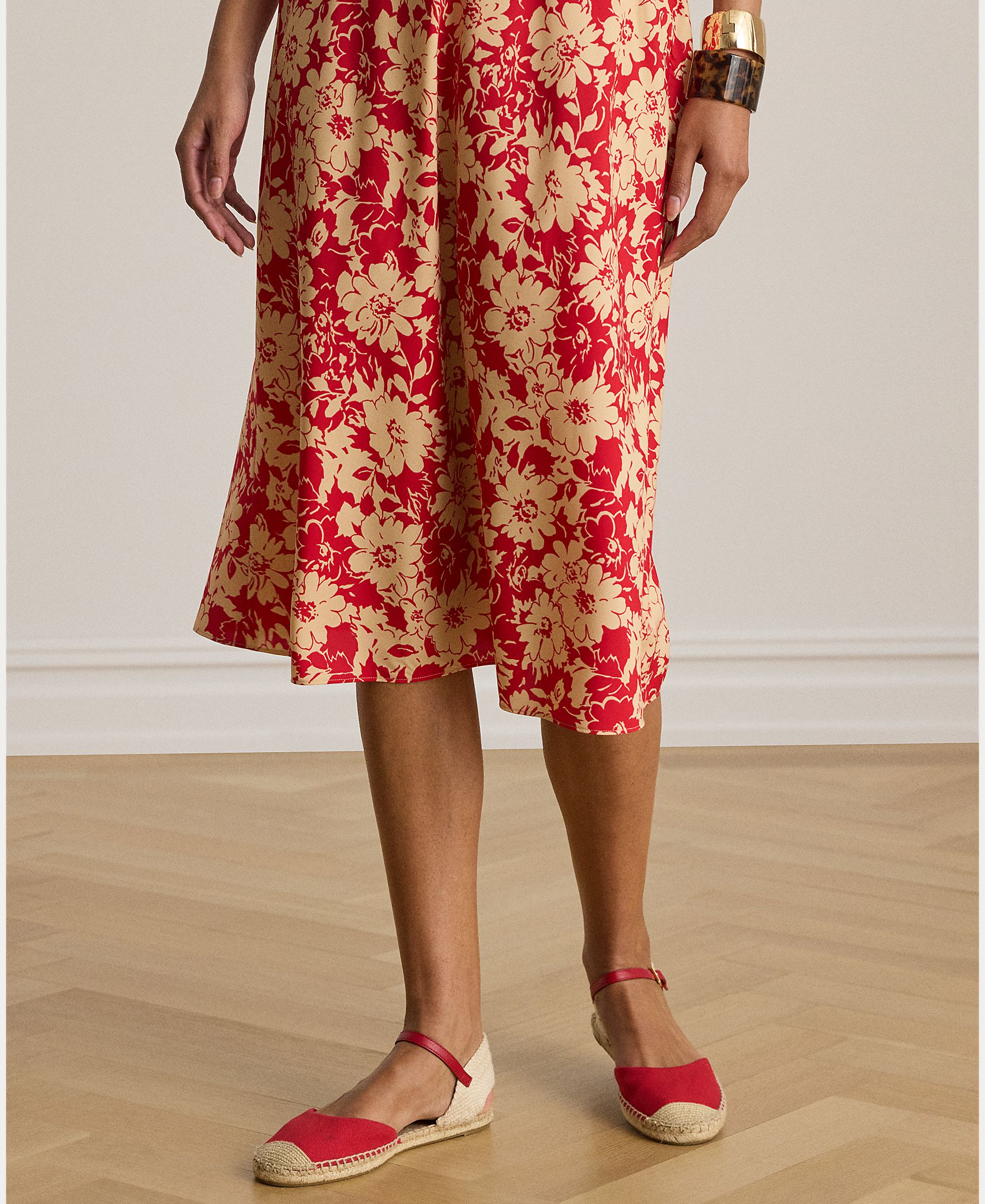 Saia Midi com Corte Evasê e Estampado Floral Vermelho-5
