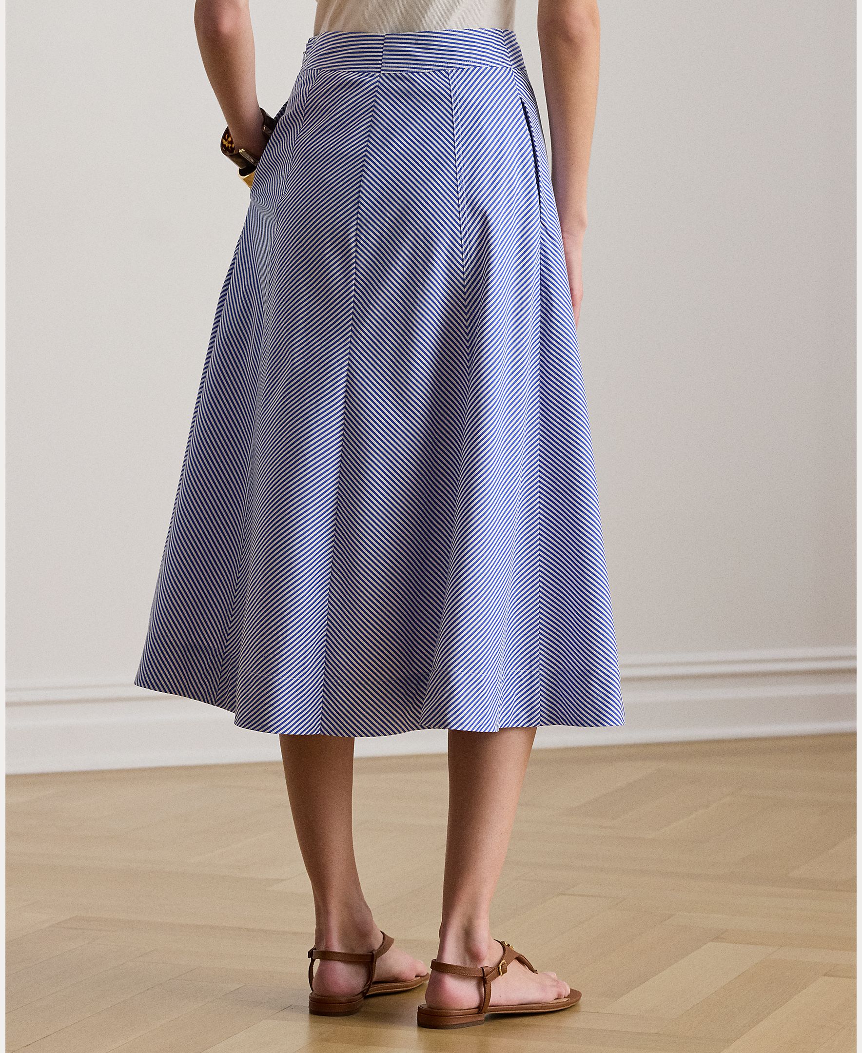 Saia Midi com Corte Evasê e Estampado Azul-2