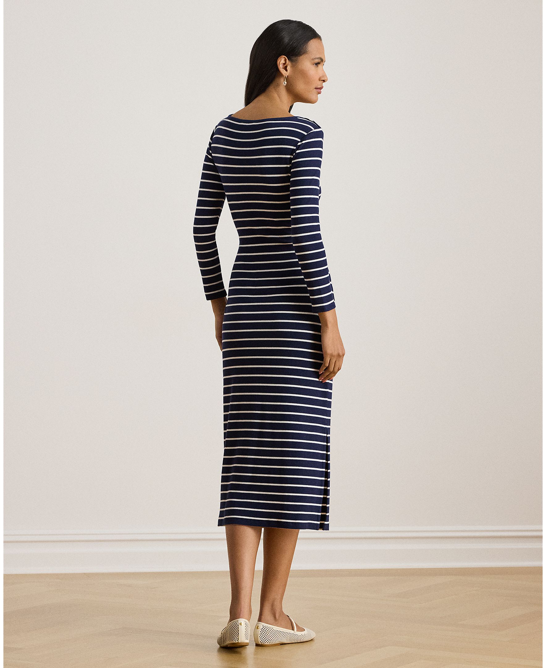 Vestido Midi Estampado com Decote à Barco Azul-2