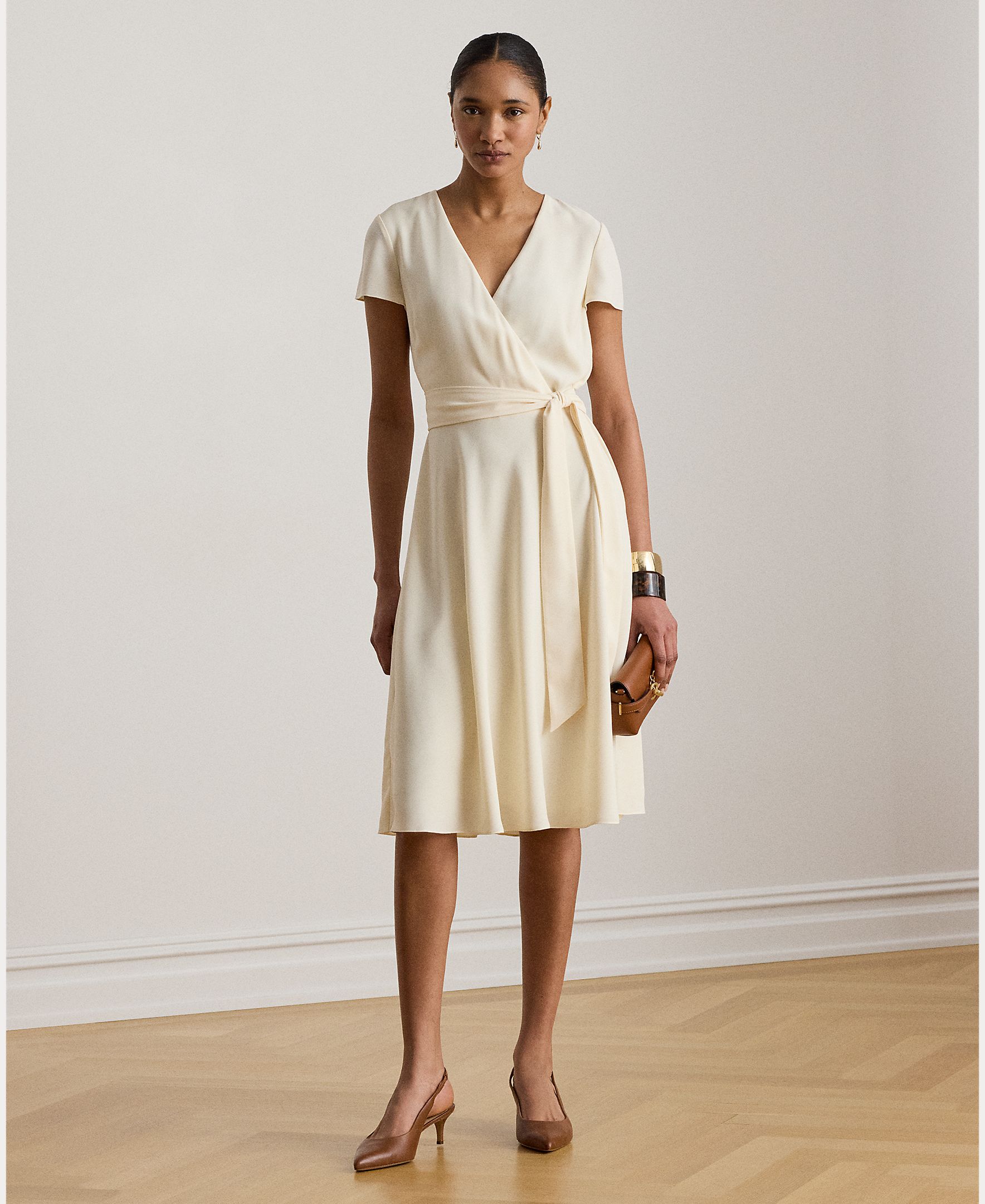 Imagem 0 de Vestido Midi Cruzado com Cinto