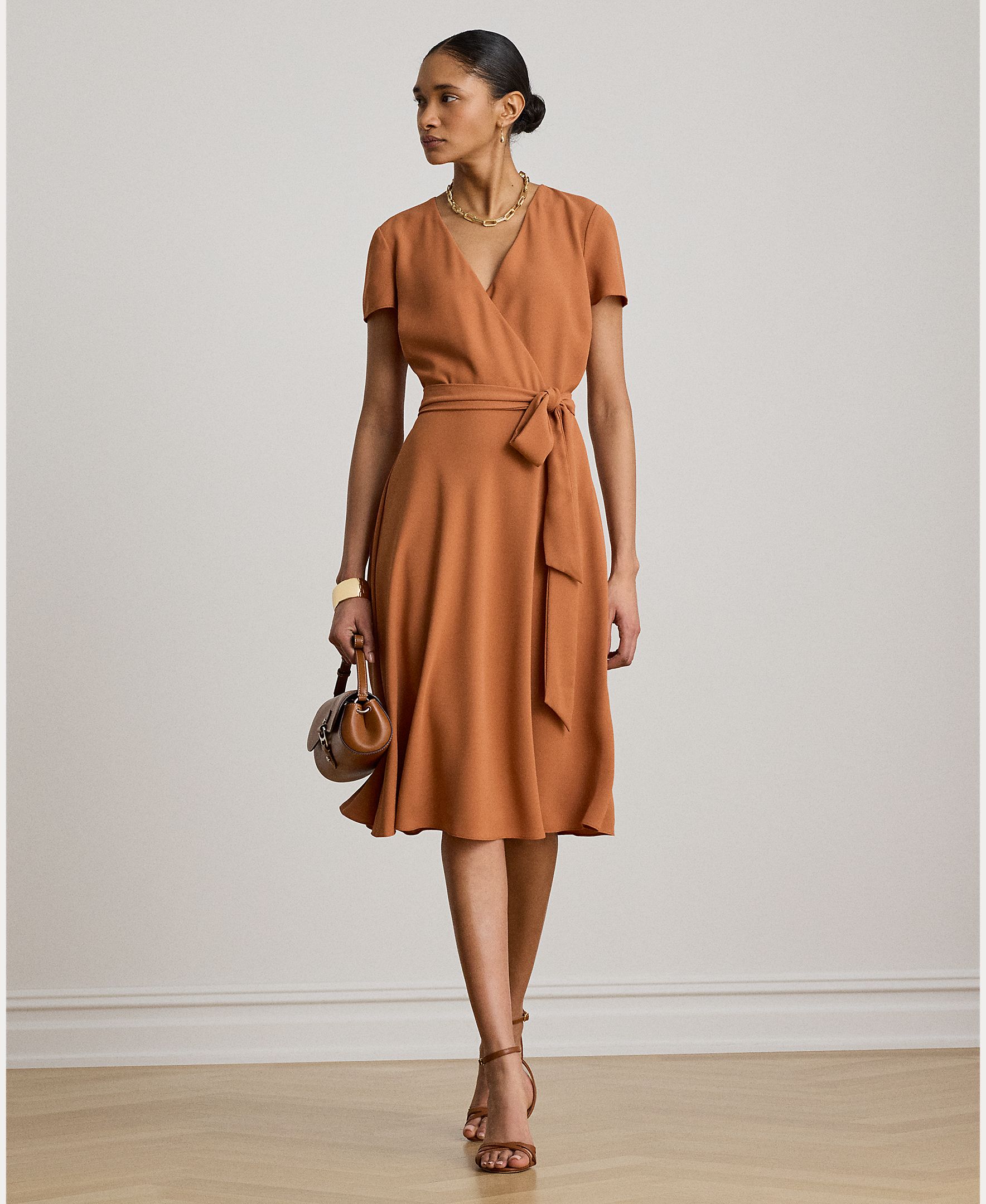 Imagem 0 de Vestido Midi Cruzado com Cinto