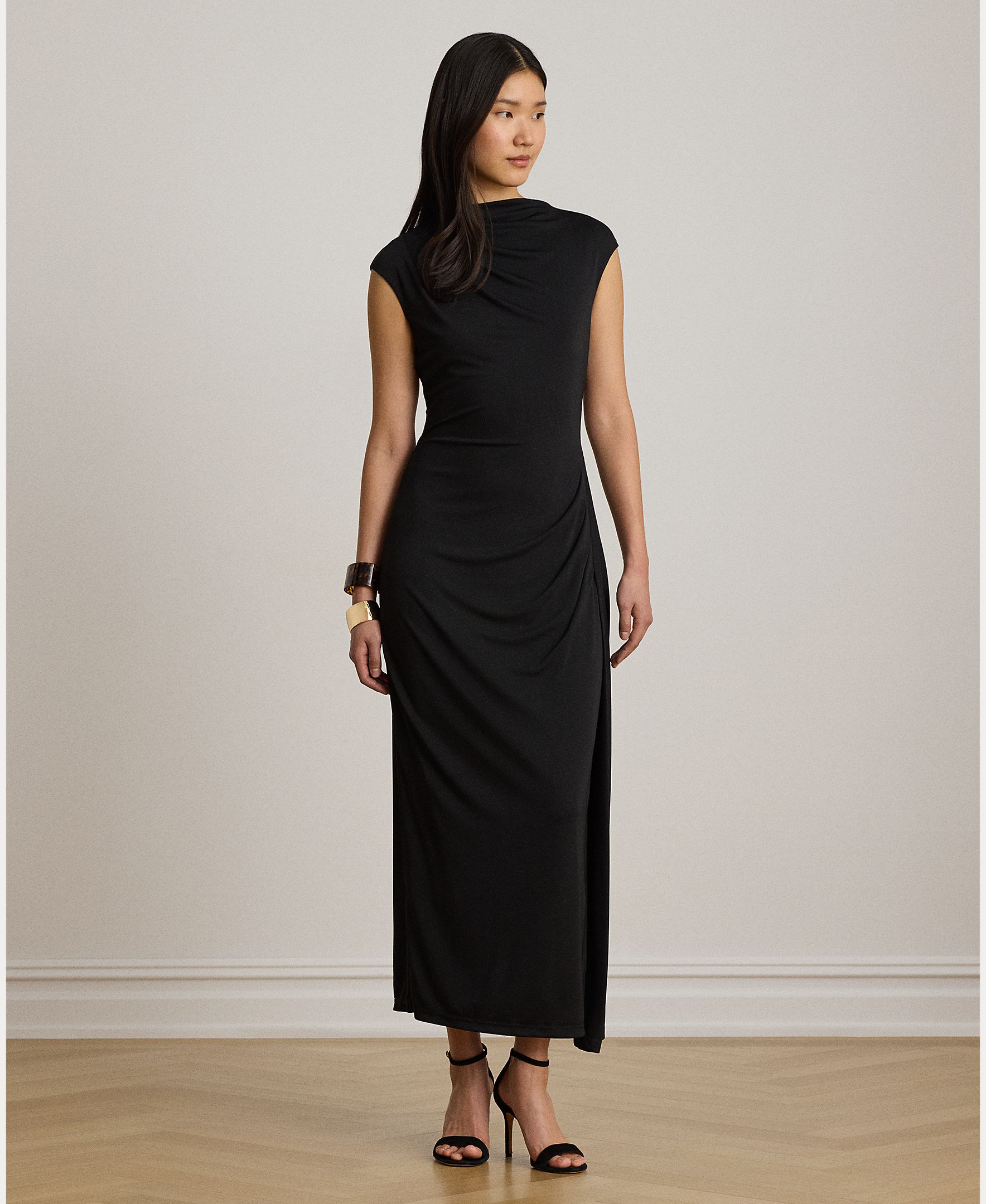 Vestido Comprido de Malha com um Toque Elástico e Manga Casquete Preto-6