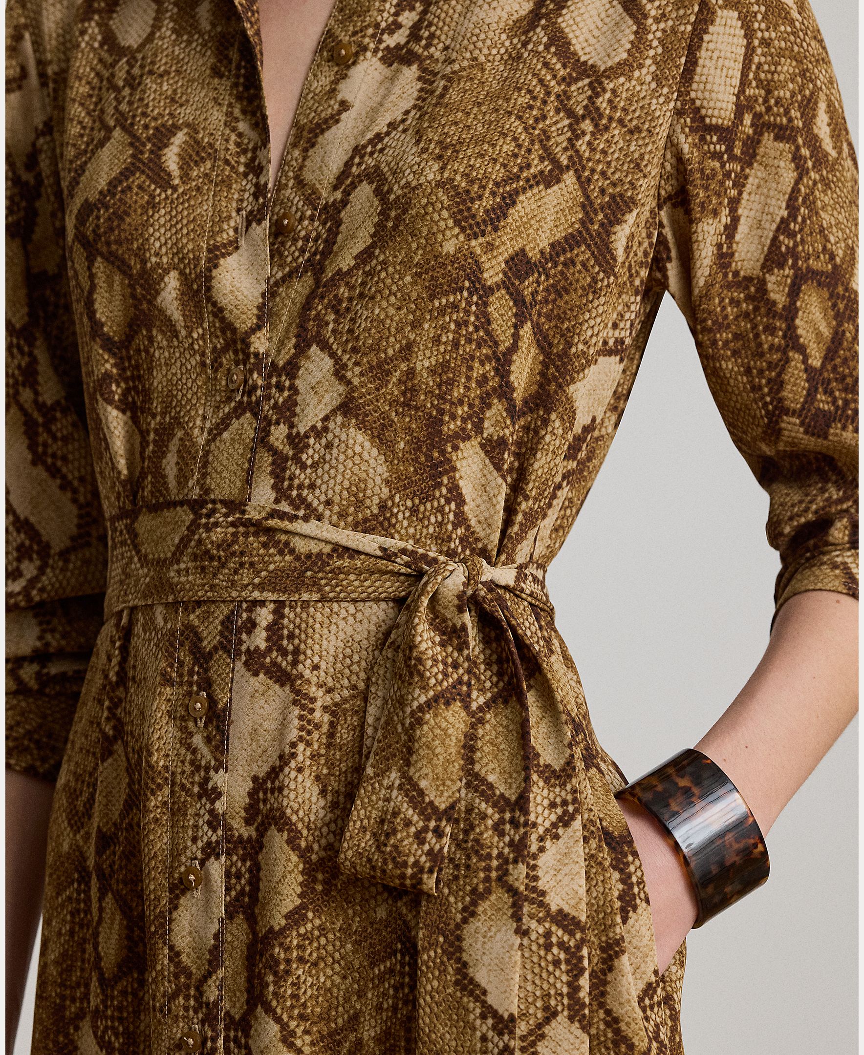 Vestido Camiseiro Midi com Animal Print de Serpente Caramelo-5