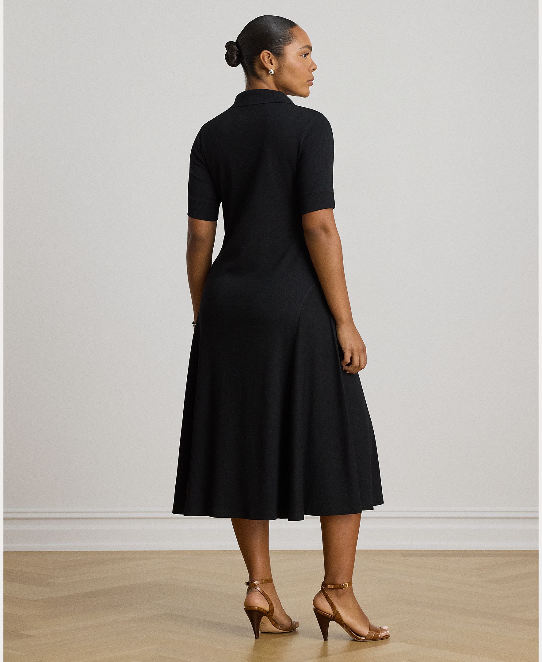 Vestido Midi Tipo Polo de Algodão com um Toque Elástico Preto-9