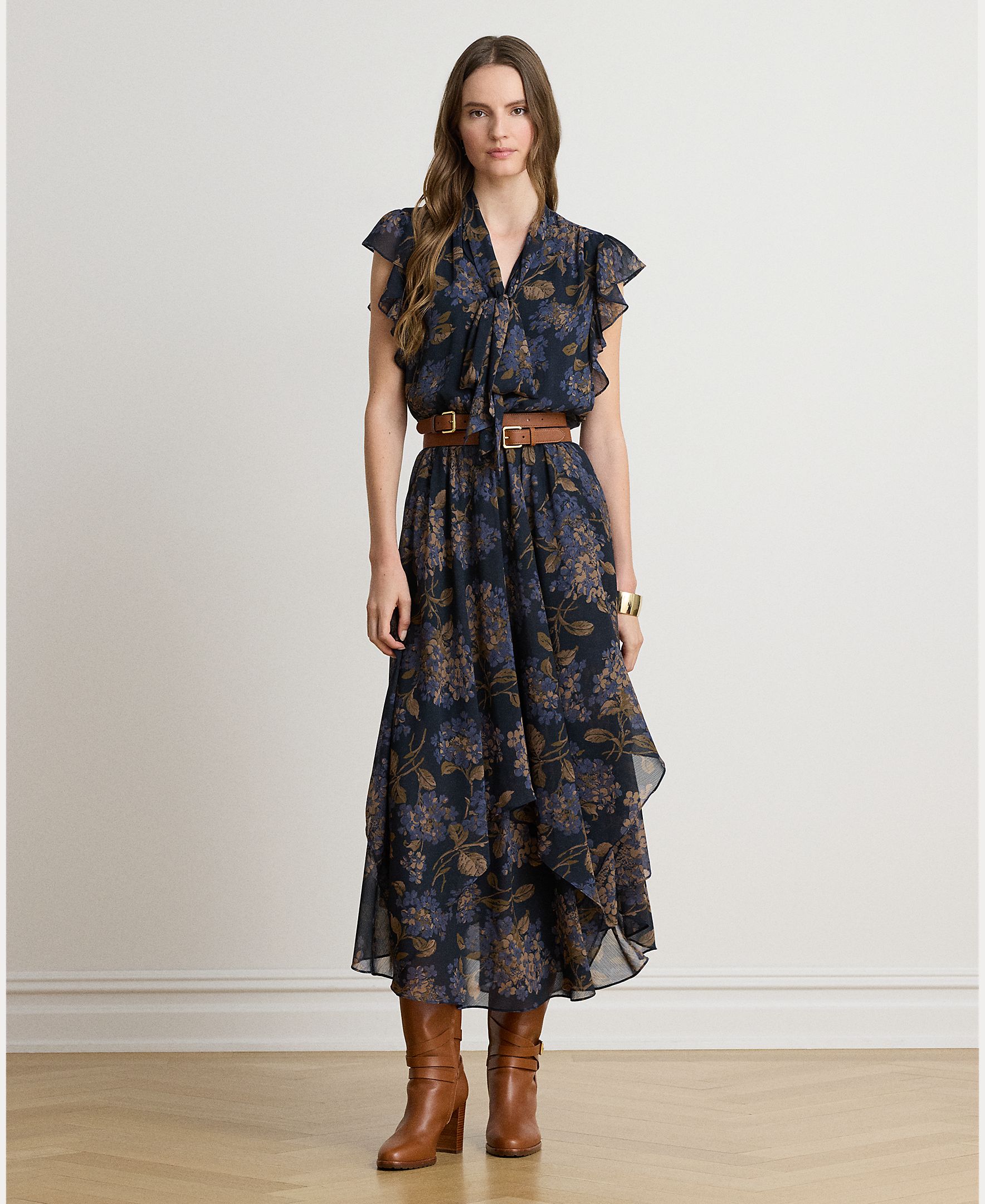 Imagem 0 de Vestido Midi de Georgette com Laço na Gola, Disponível em Tamanhos Grandes