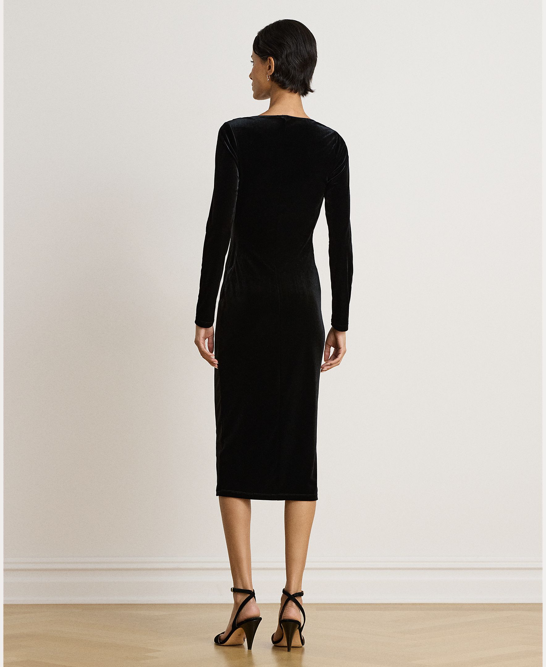 Vestido Midi de Cocktail de Veludo Preto-4