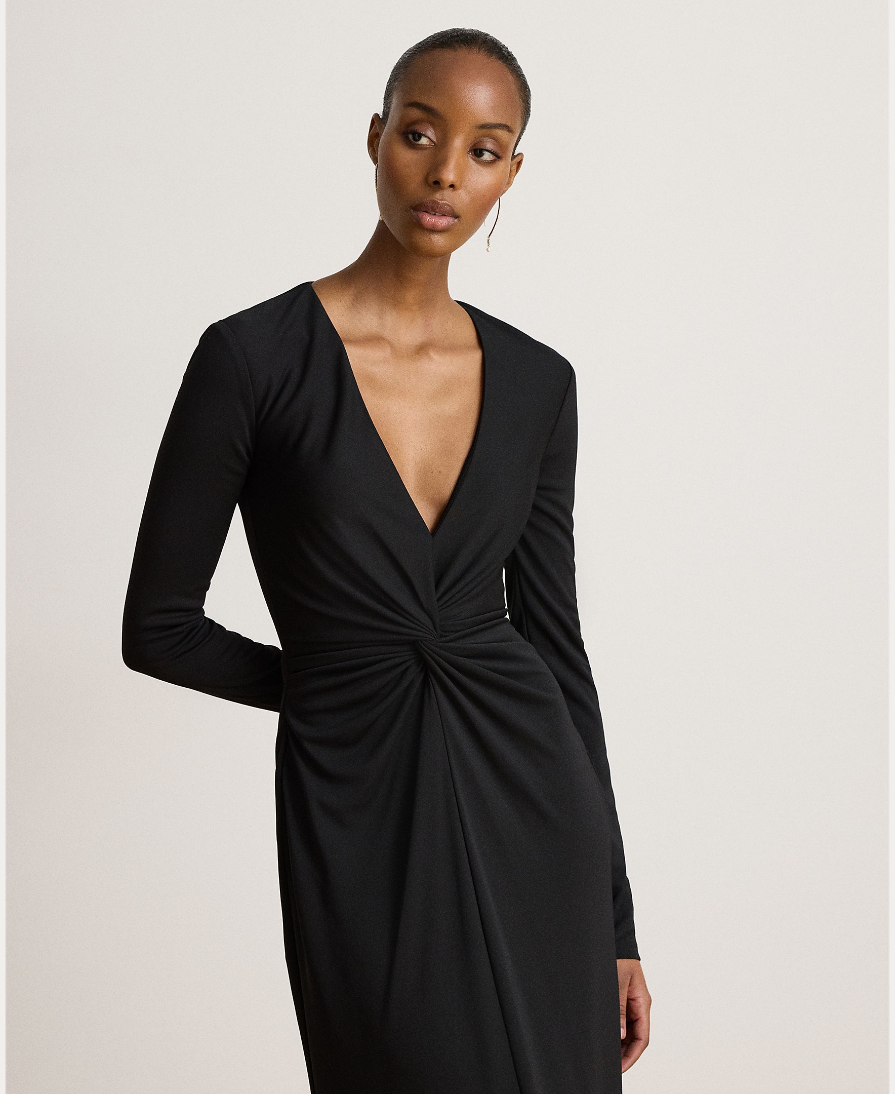 Vestido Comprido Tamanhos Grandes com Nó na Cintura Preto-2