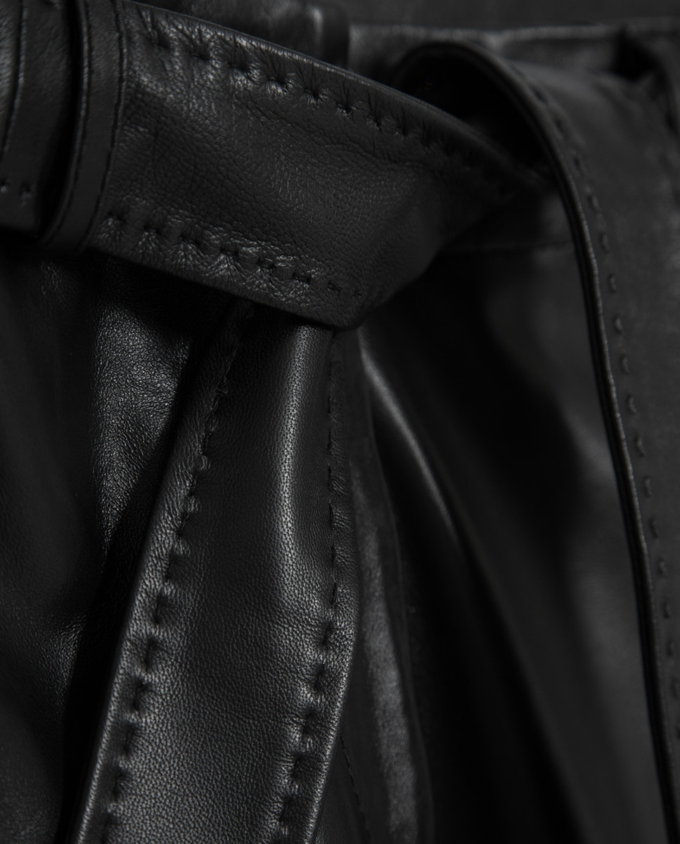 Calças Regular de Napa com Cinto Preto-7