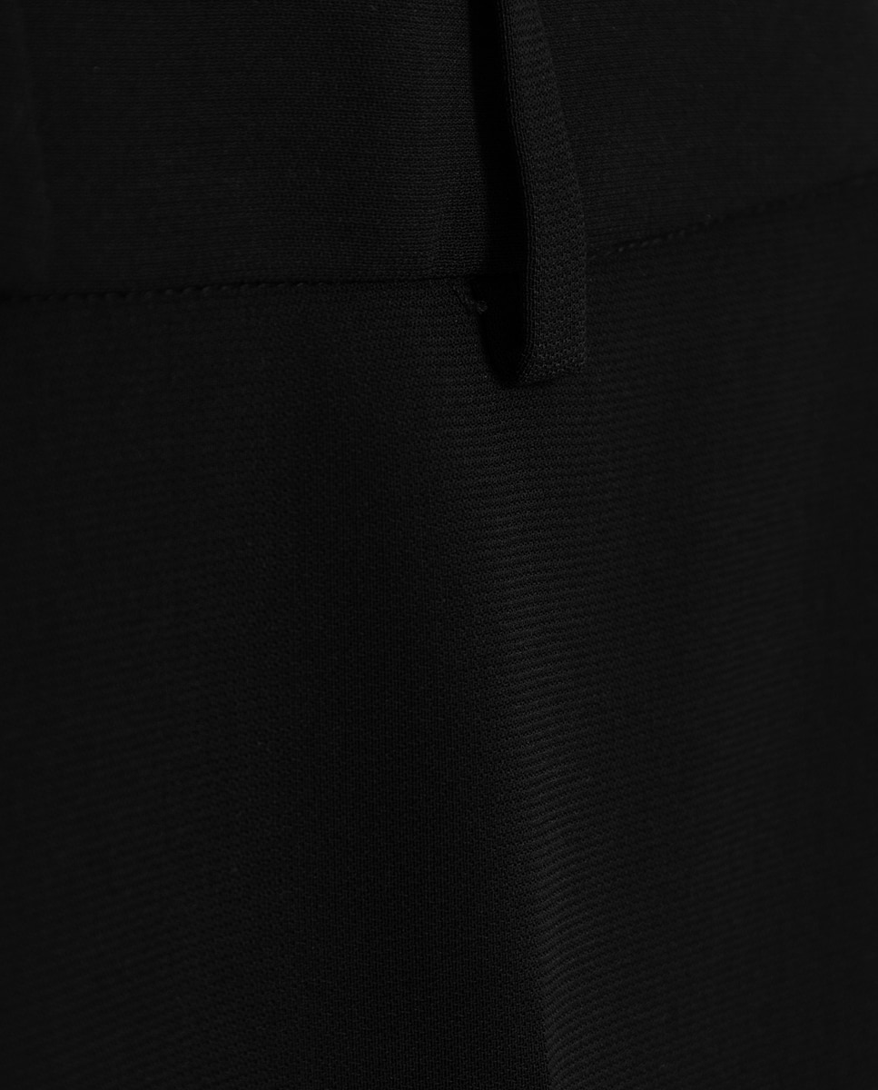 Calças Regular em Crepe Preto-8