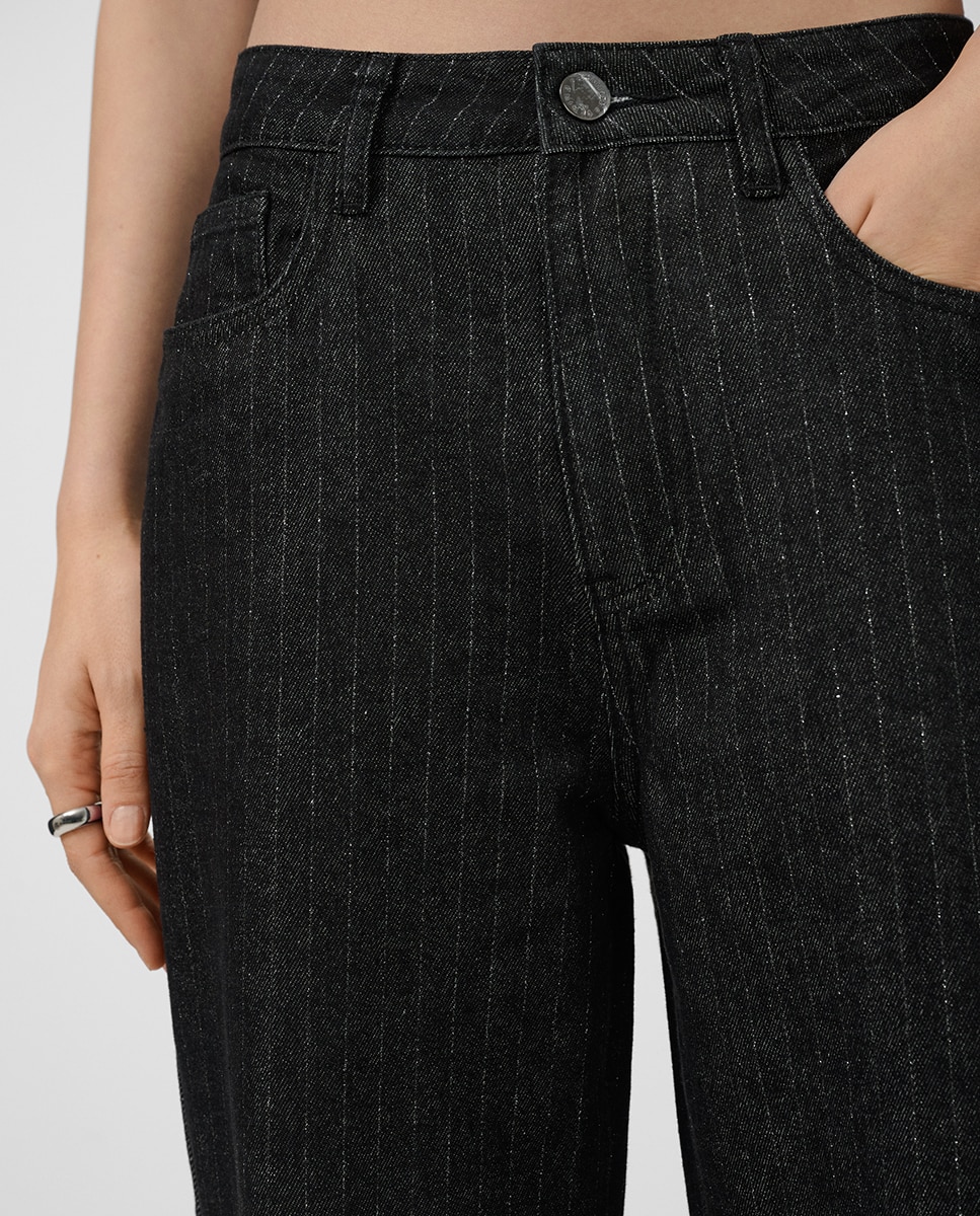 Jeans Largas com Fio Metalizado Preto-3