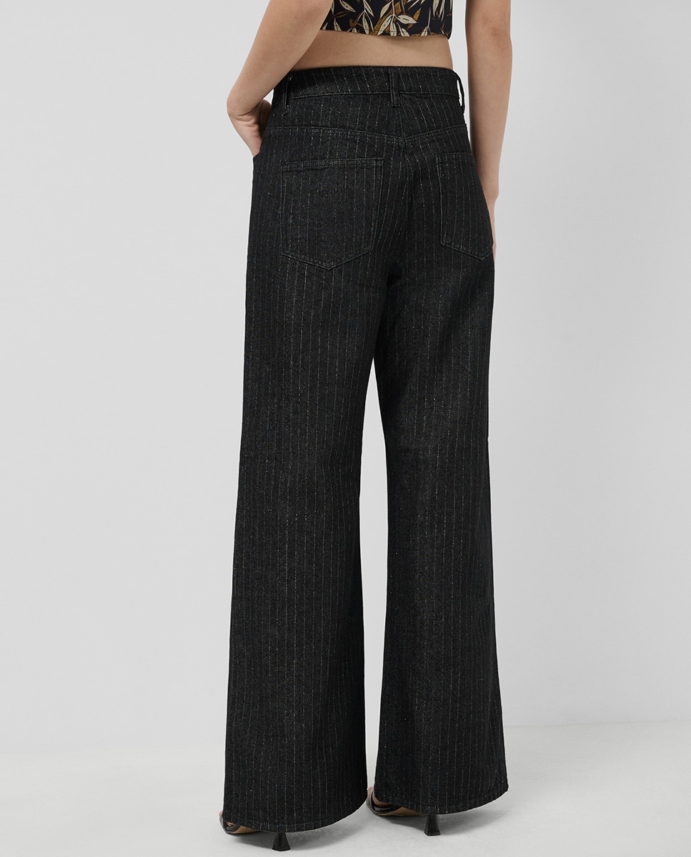 Jeans Largas com Fio Metalizado Preto-4