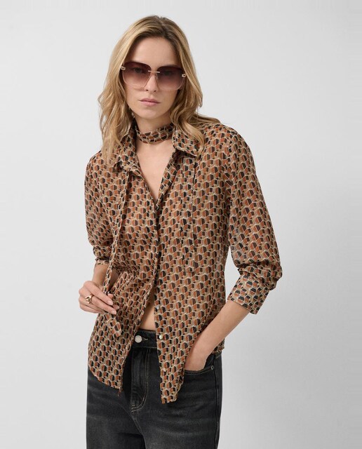 Imagen 0 de Blusa de mujer con lazada estampado geométrico