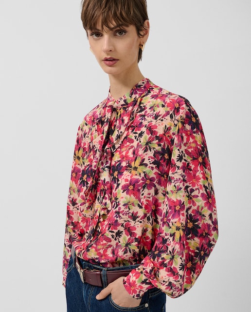 Imagen 0 de Blusa de mujer con volantes en pechera estampado floral