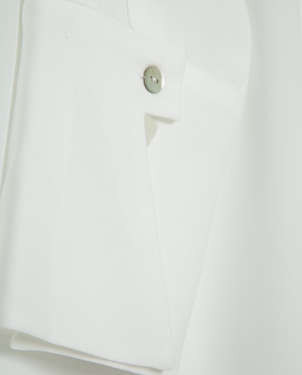 Blusa Franzida com Punhos em Forma de Sino Cru-5