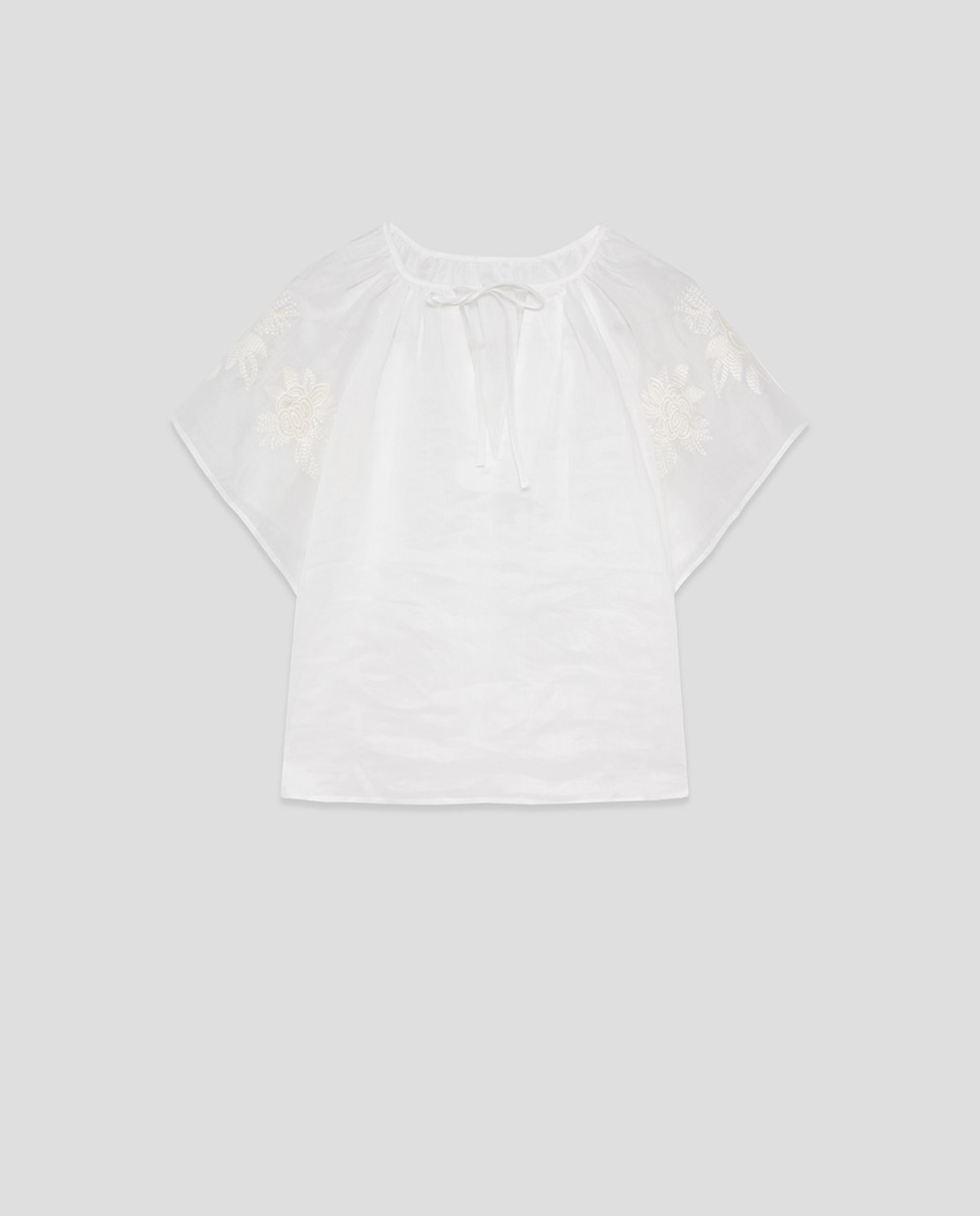 Blusa com Bordado Floral Cru-5