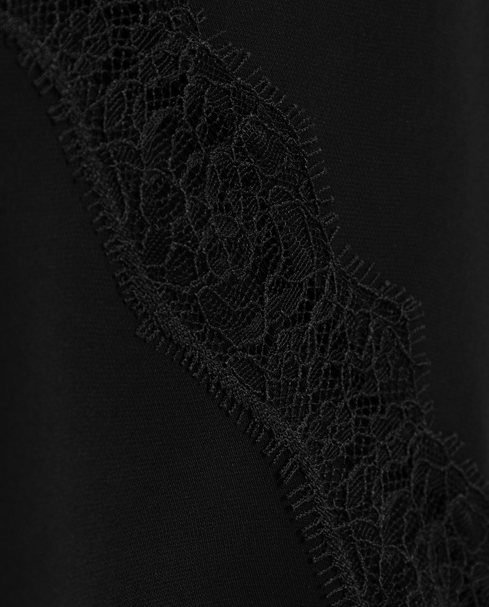 Top com Renda Preto-5