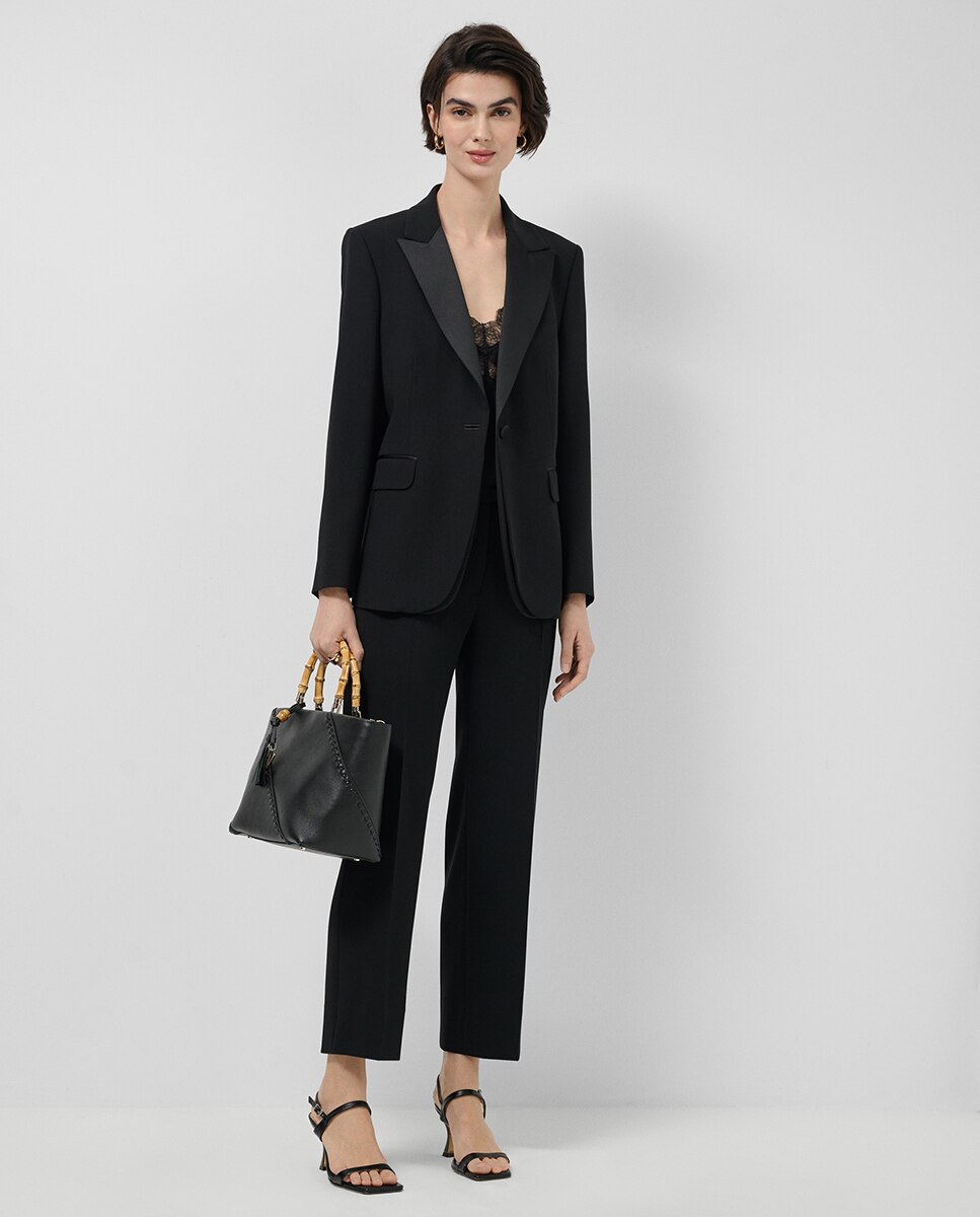 Blazer de Smoking em Crepe Preto-4