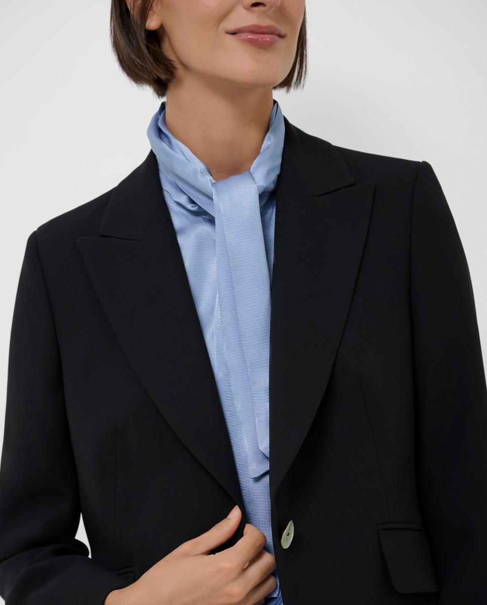 Casaco Curto em Crepe Preto-2