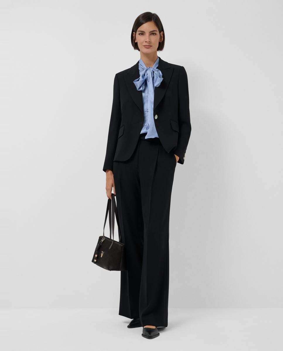 Casaco Curto em Crepe Preto-6