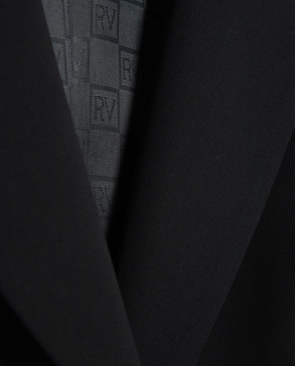 Casaco Curto em Crepe Preto-5
