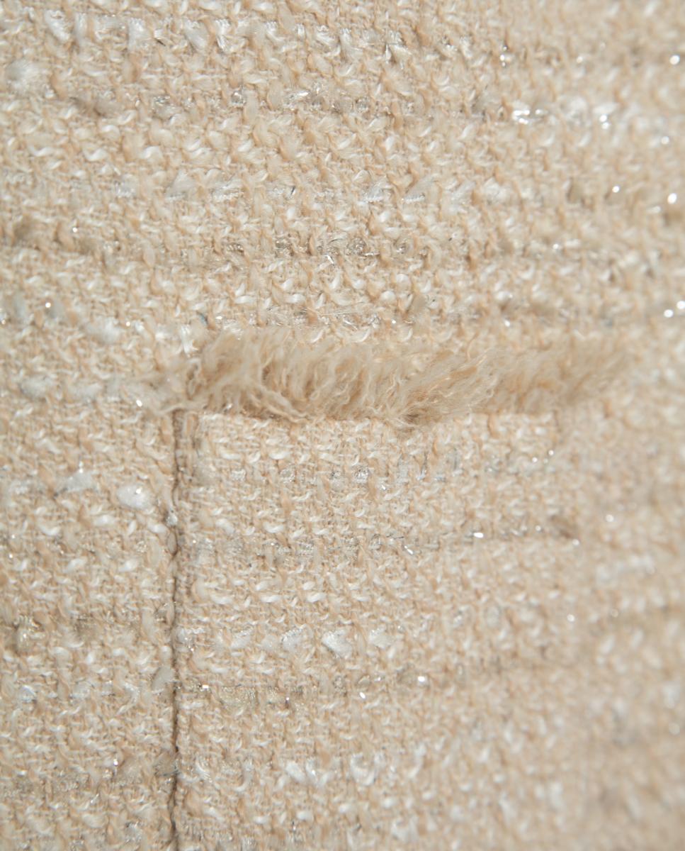 Casaco Curto com Quatro Bolsos Tweed Bege-6