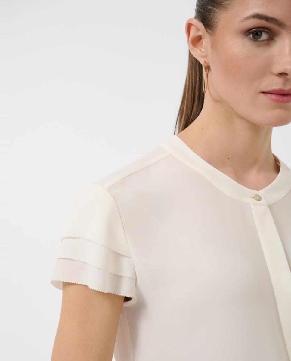Blusa de Manga Curta com Folhos Cru-2