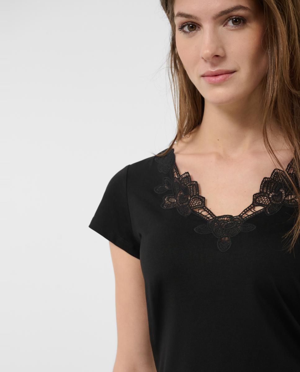 T-shirt de Manga Curta com Decote Bordado Preto-2