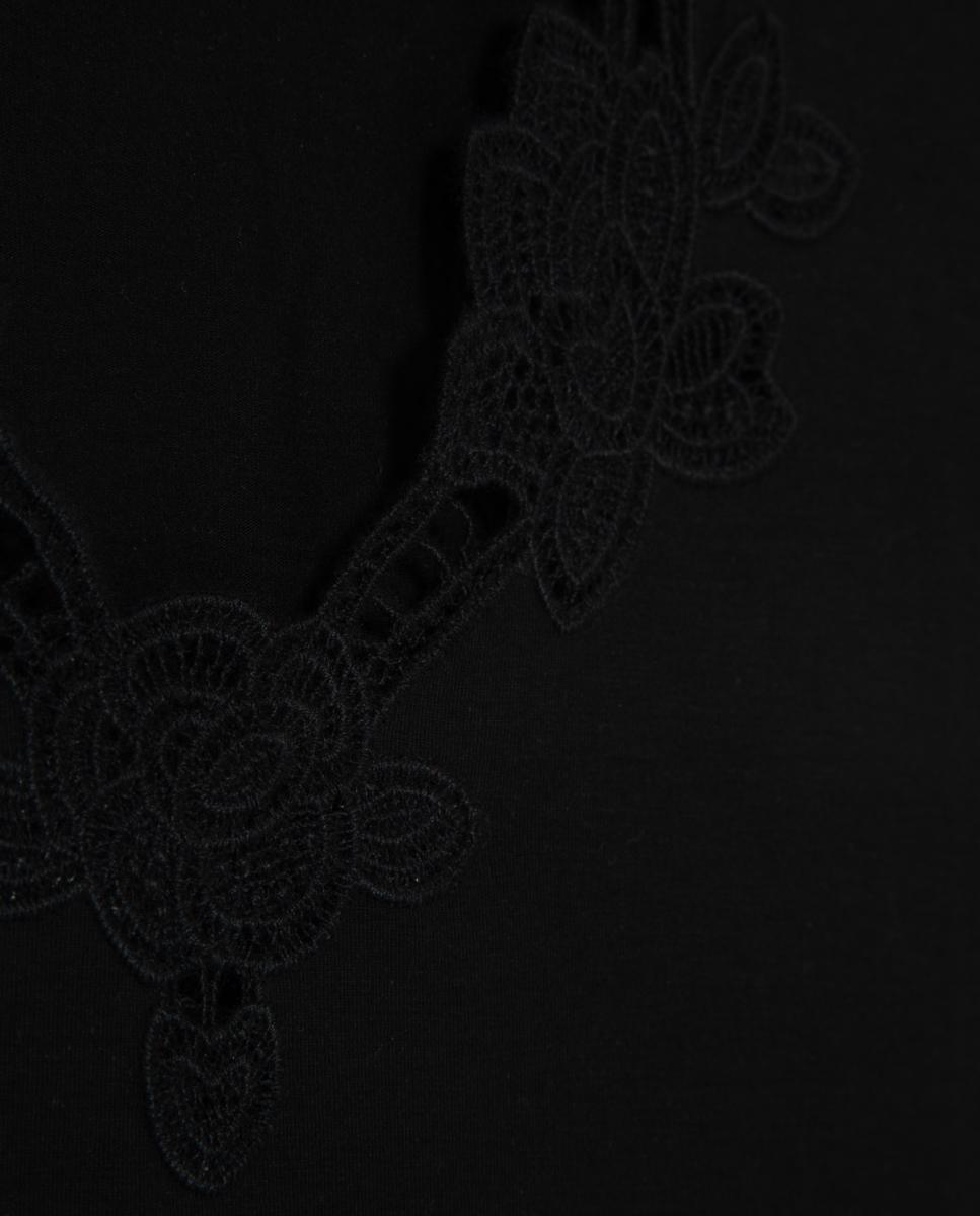 T-shirt de Manga Curta com Decote Bordado Preto-5
