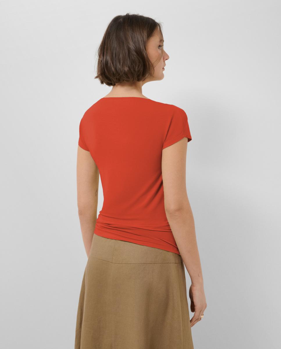 T-shirt com Decote Drapeado Vermelho-2