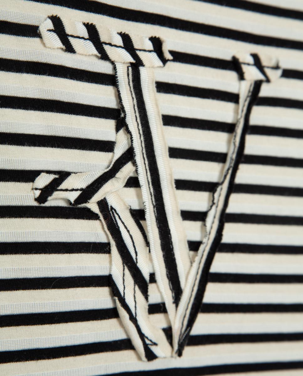 T-shirt de Alças às Riscas Preto-5