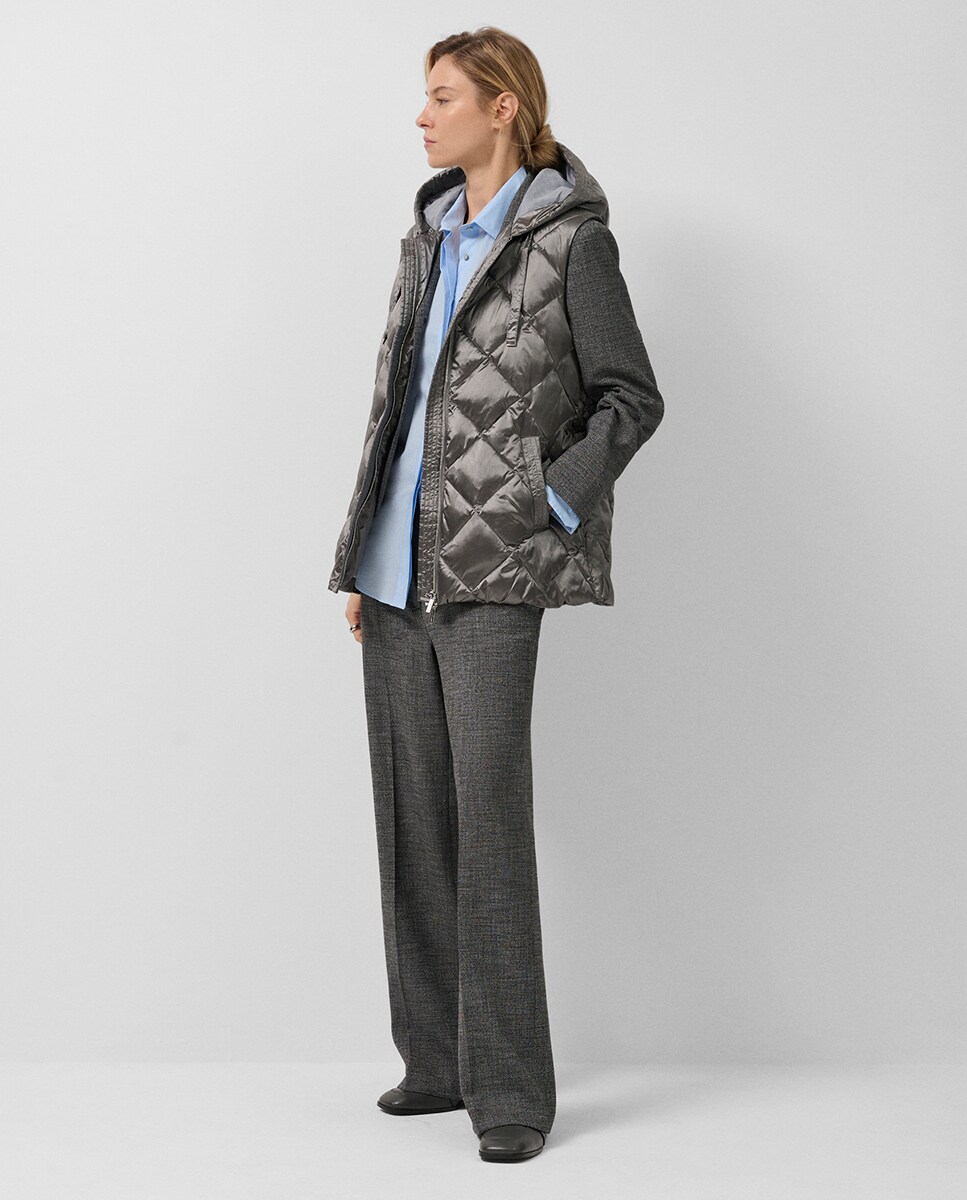 Chaleco de mujer largo con capucha acolchado · Roberto Verino · El