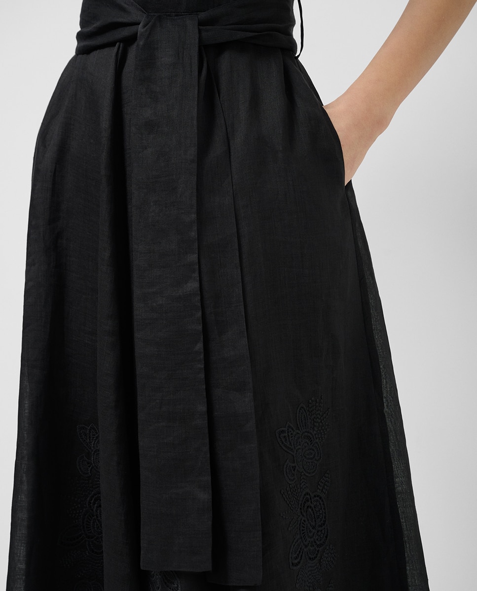 Vestido com bordado floral Preto-3