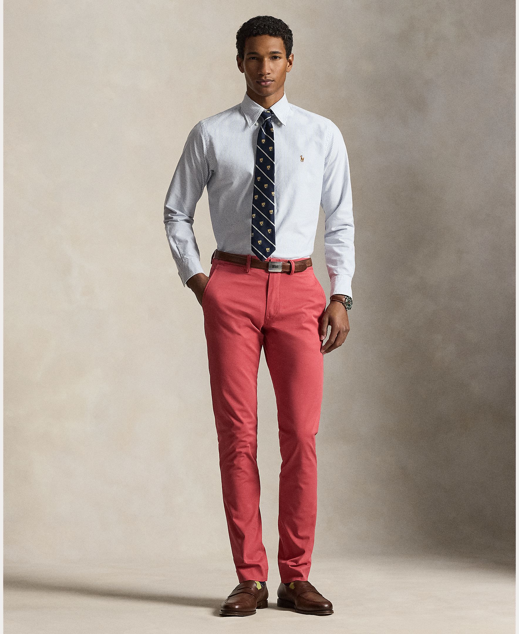 Calças Chino de Homem em Sarja Elástica Slim Fit Vermelho Intenso Mate-1