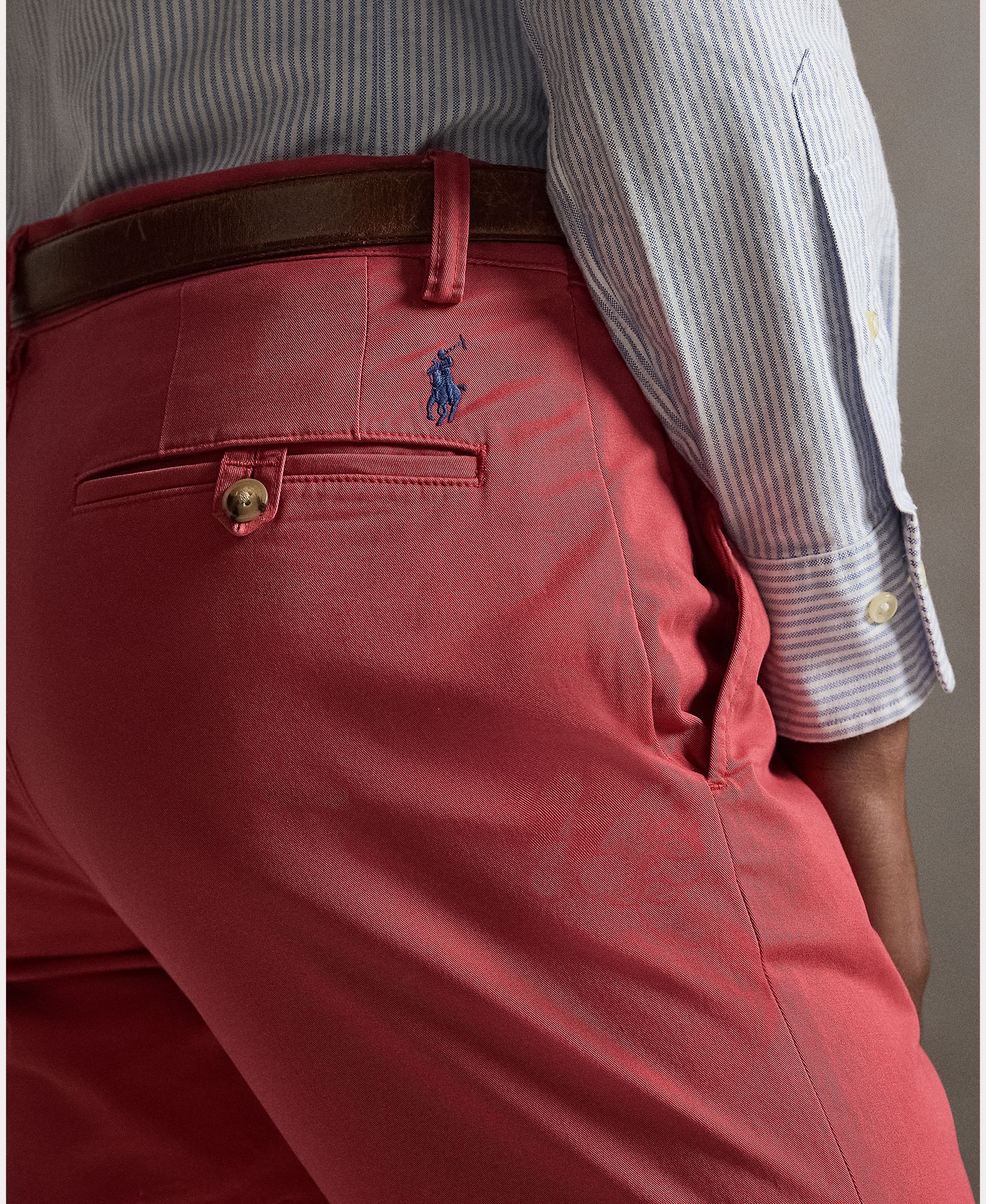 Calças Chino de Homem em Sarja Elástica Slim Fit Vermelho Intenso Mate-5
