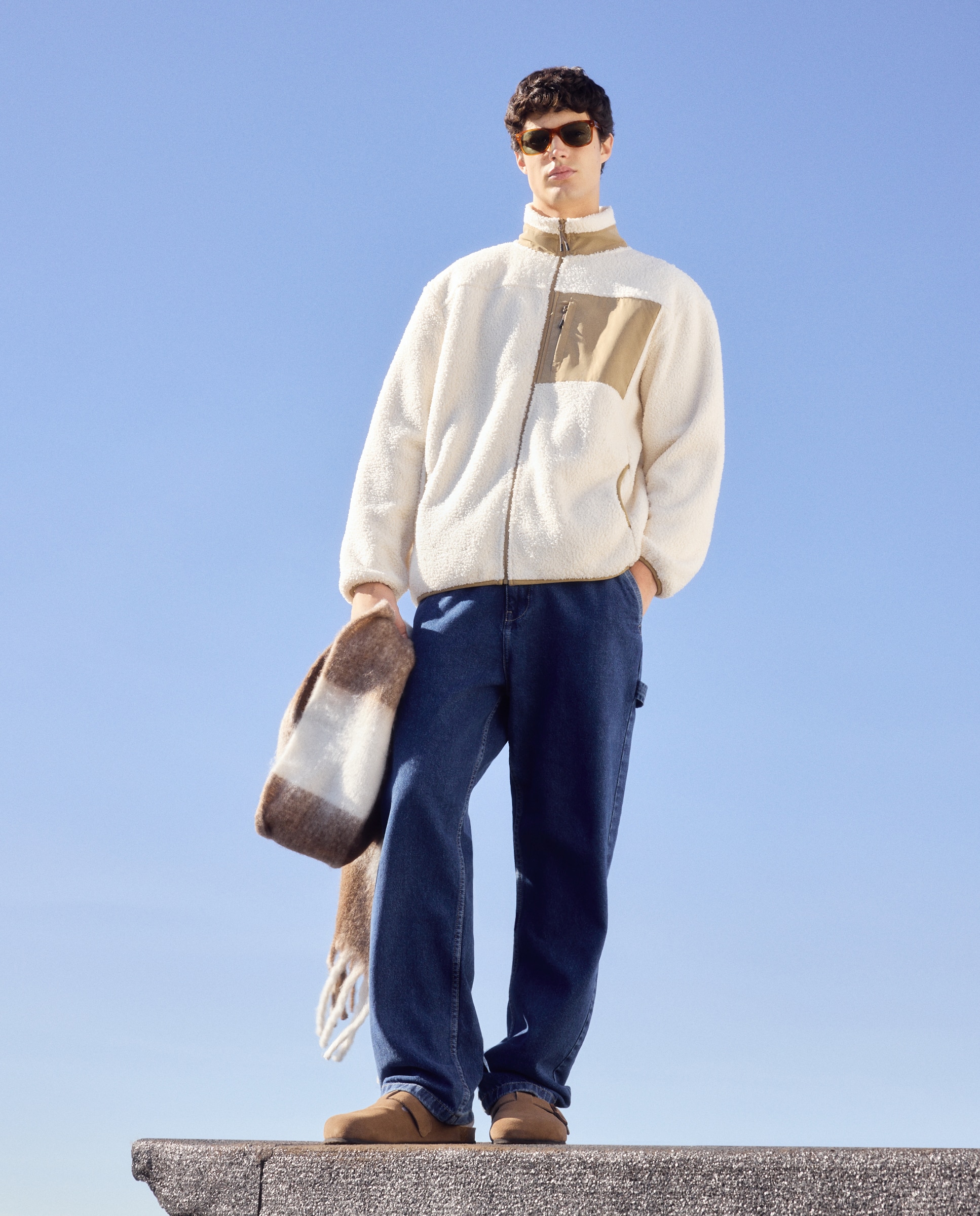 Blusão com Bolso e em Pelo de Borrego e Nylon Branco-1