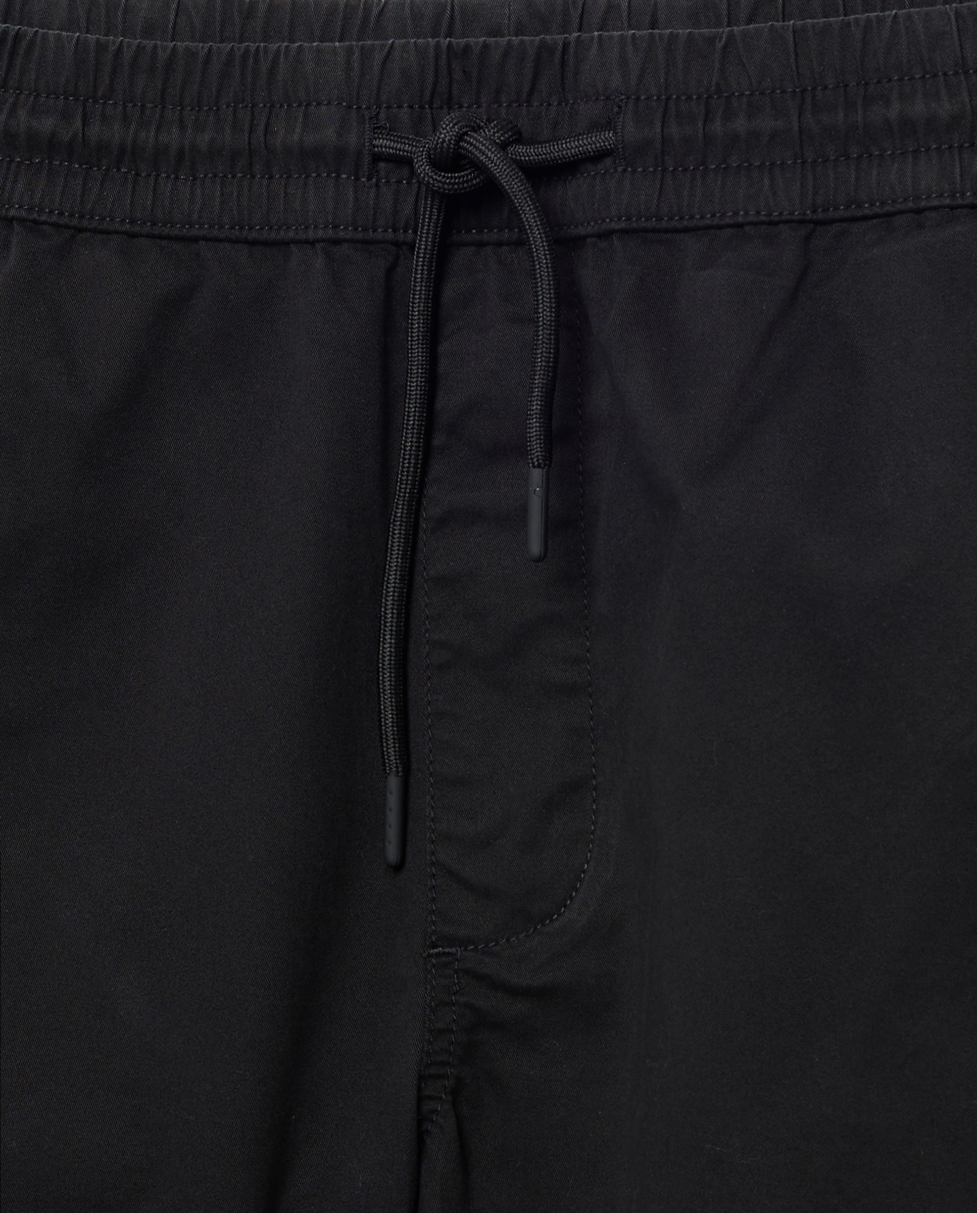 Imagen 5 de Pantalón de hombre multibolsillos con goma en el bajo. - Green Coast - Negro Negro