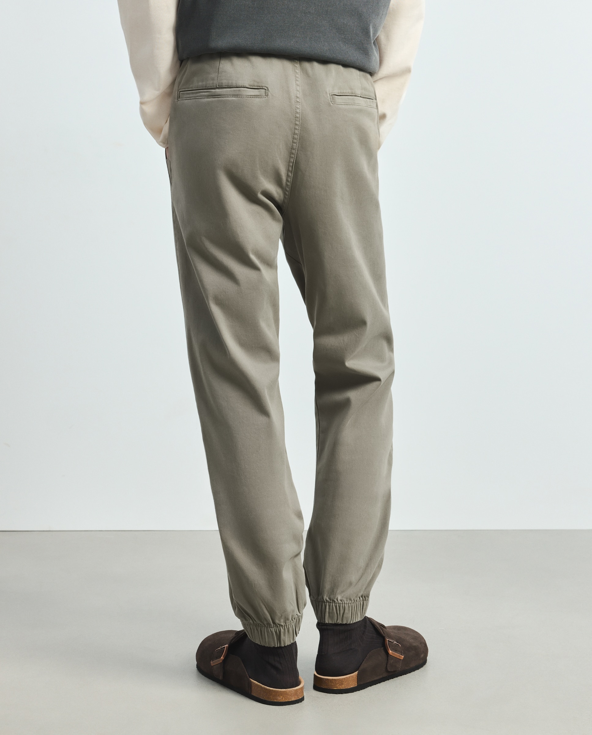 Pantalón de hombre tipo chino con goma en el bajo - Green Coast - 520 Kaki 520 Kaki-3