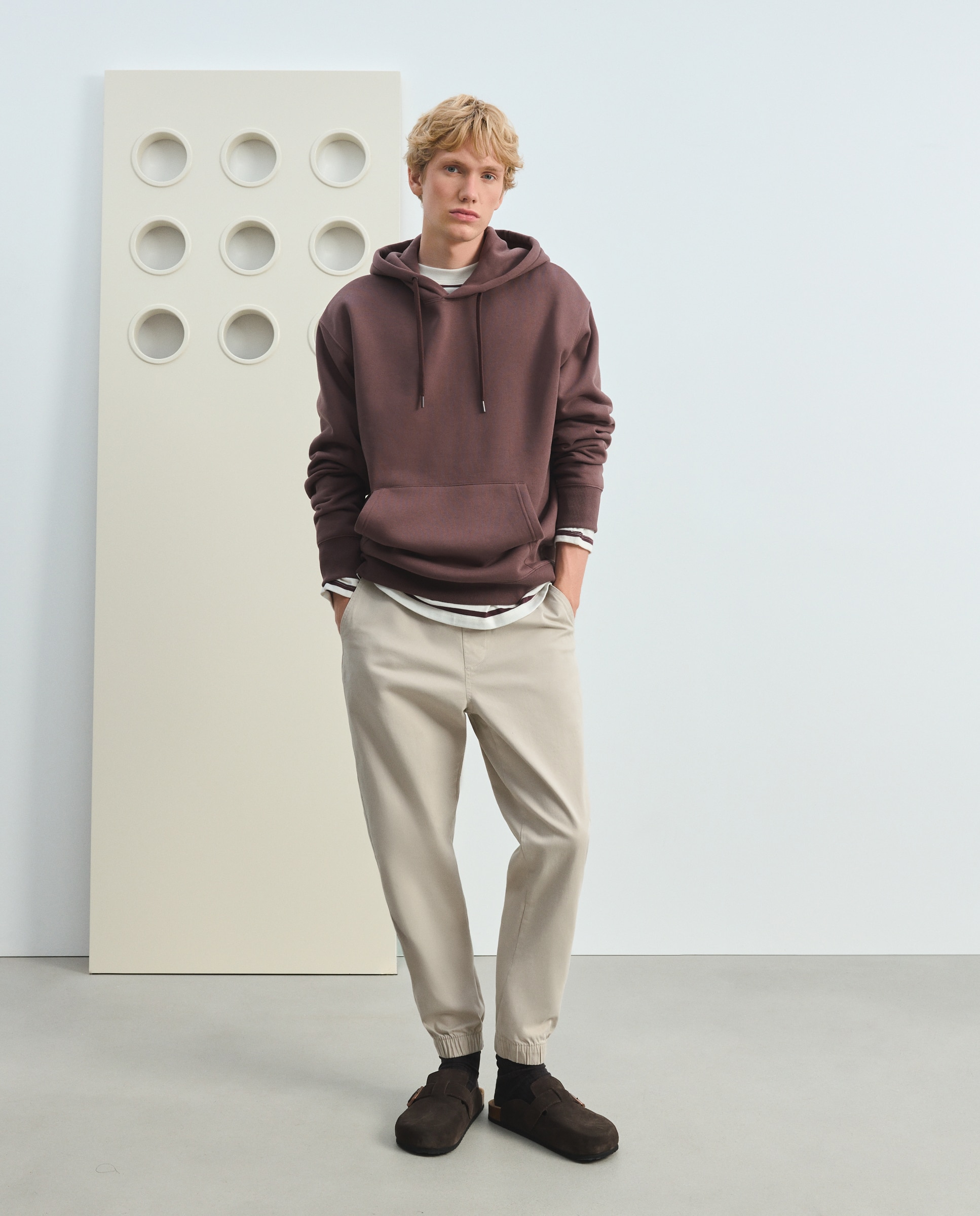 Pantalón de hombre tipo chino con goma en el bajo - Green Coast - Gris claro Gris claro-1