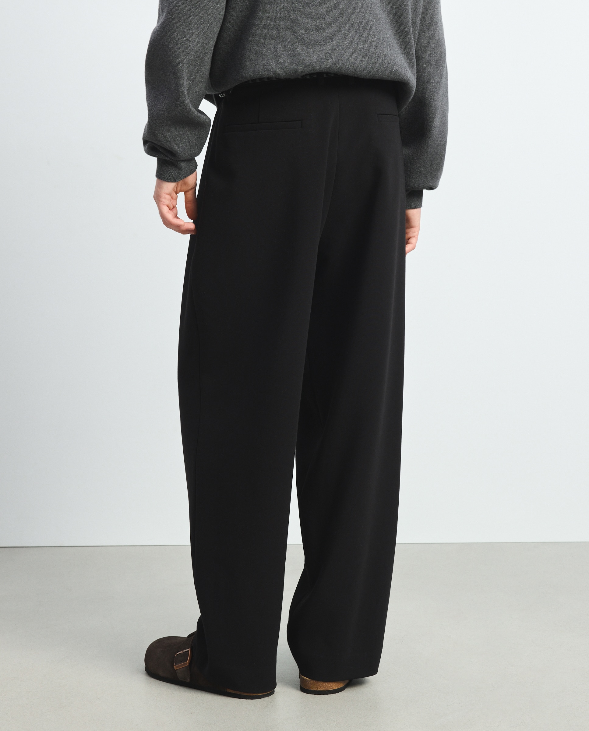 Pantalón de hombre chino pinzas. - Green Coast - Negro Negro-3