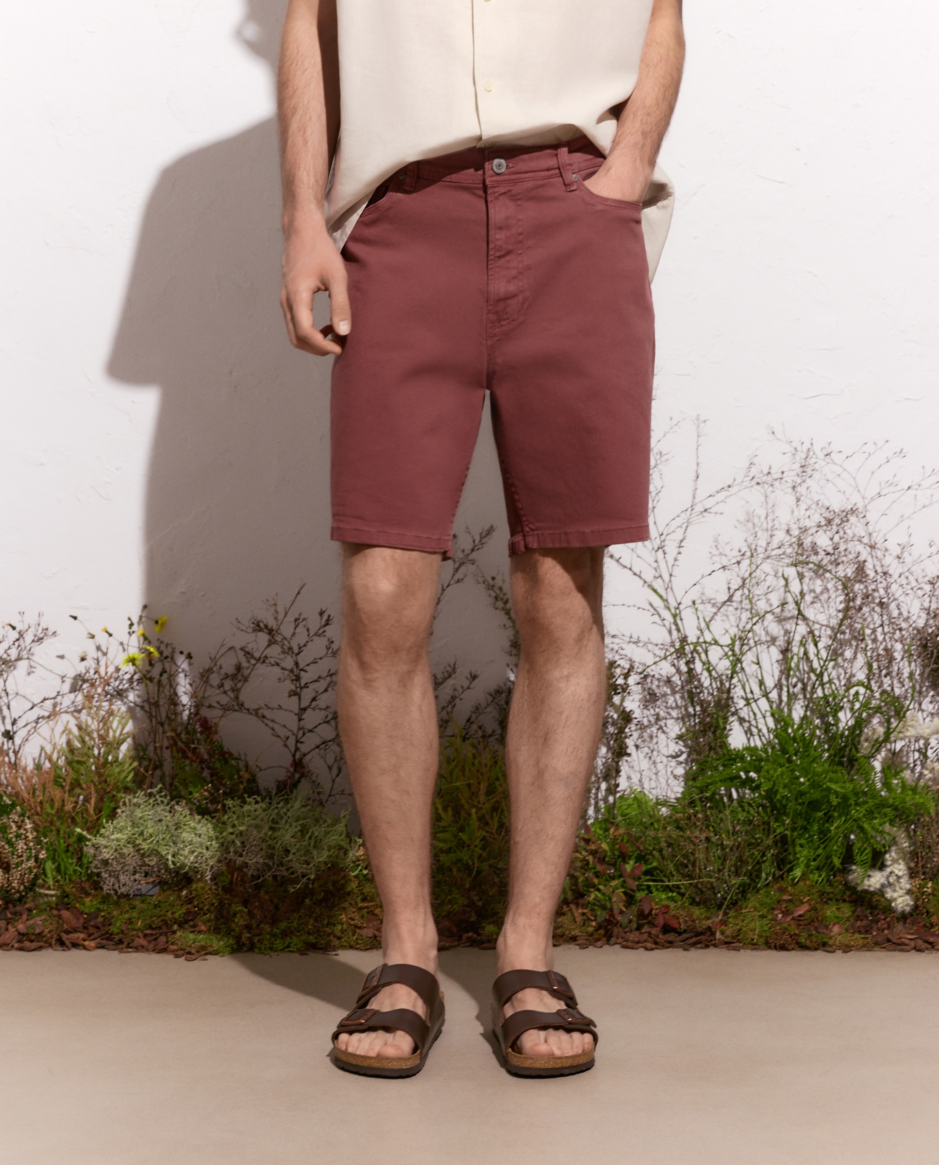 Bermudas em Tecido de Algodão Slub com Elastano Bordeaux-2