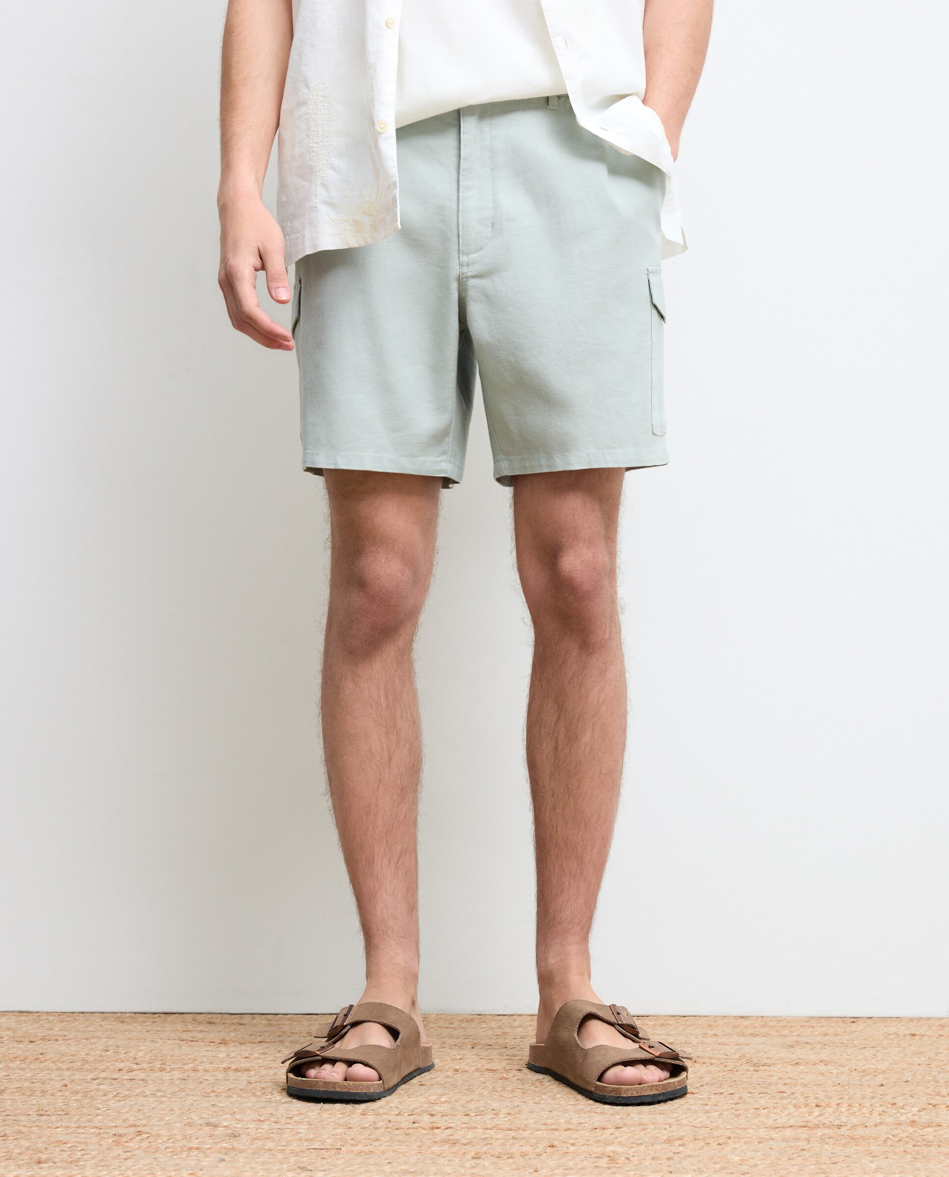 Bermuda de hombre cargo en tejido de lino y algodón - Green Coast - 510 Verde claro 510 Verde claro-2