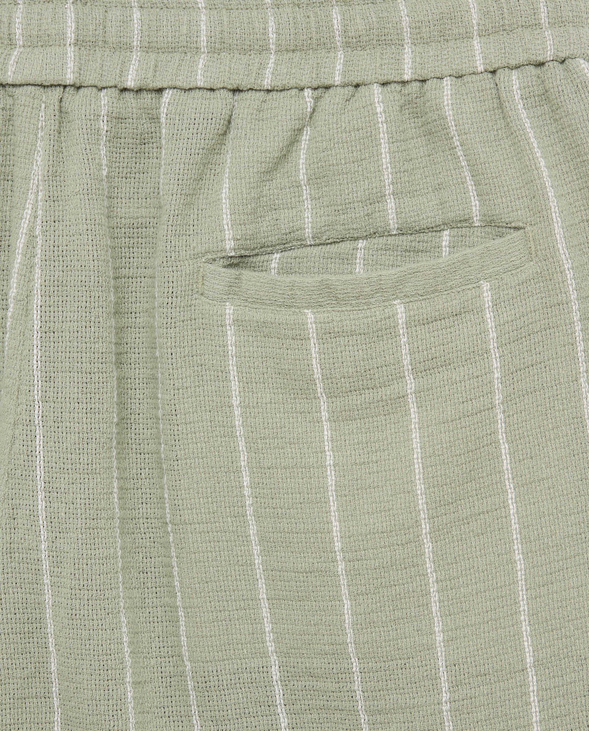Bermudas com Elástico na Cintura Verde-5
