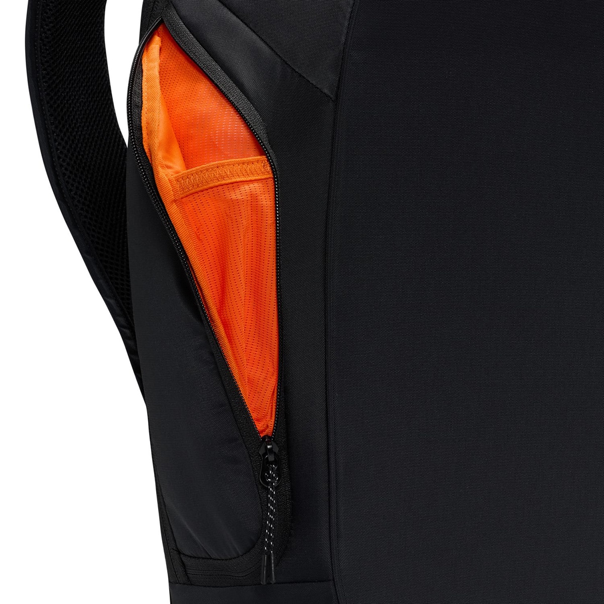 Mochila Sportswear Commute Preto-8