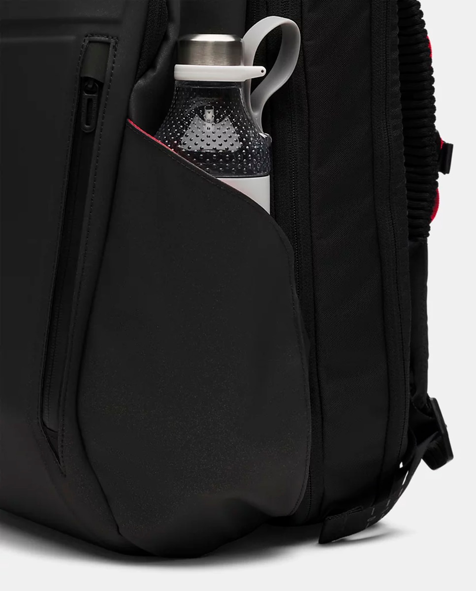 Mochila 28 Litros Unissexo No Weight Backpack Pretos-5